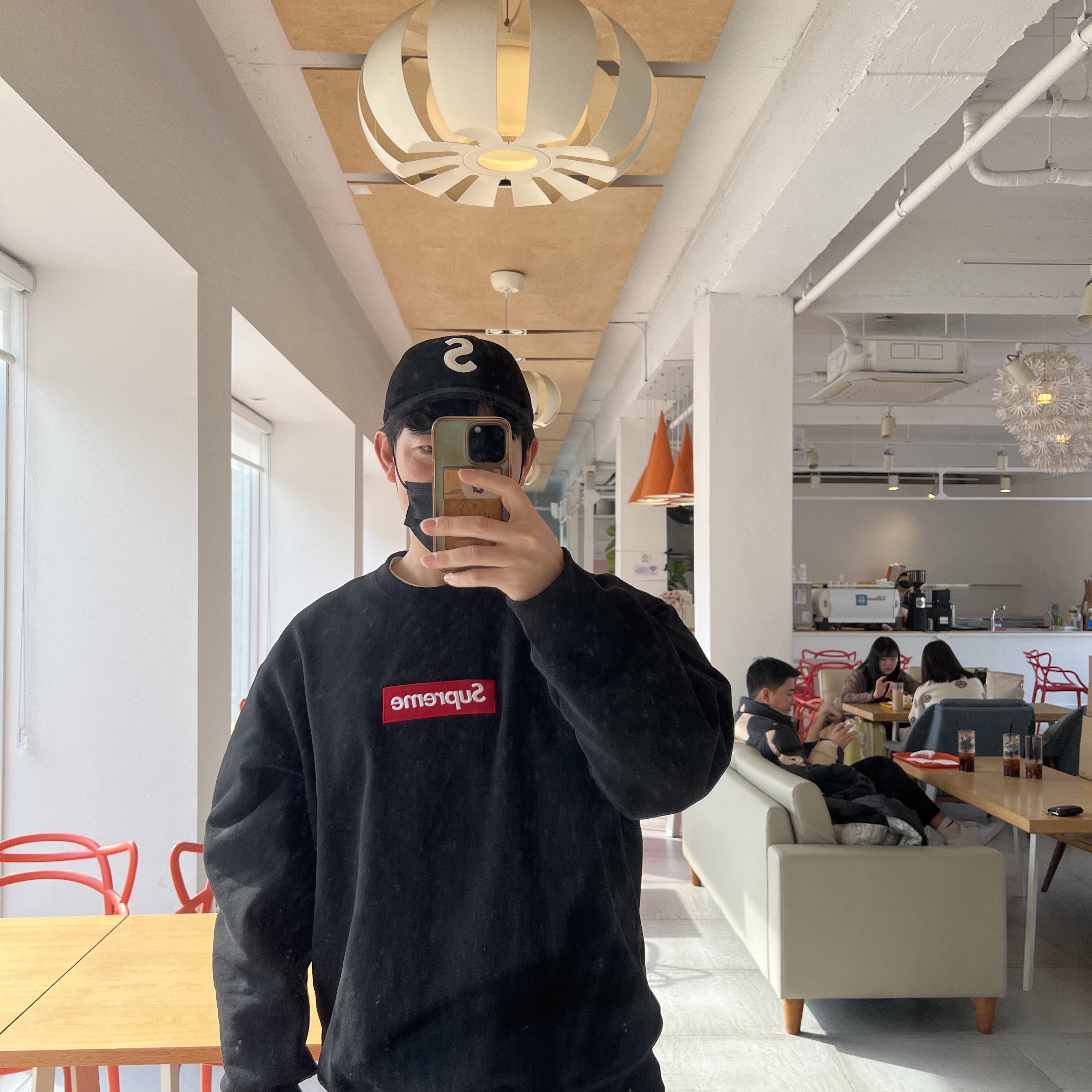 Supreme Box Logo Crewneck Black - 22FW 착용 스타일