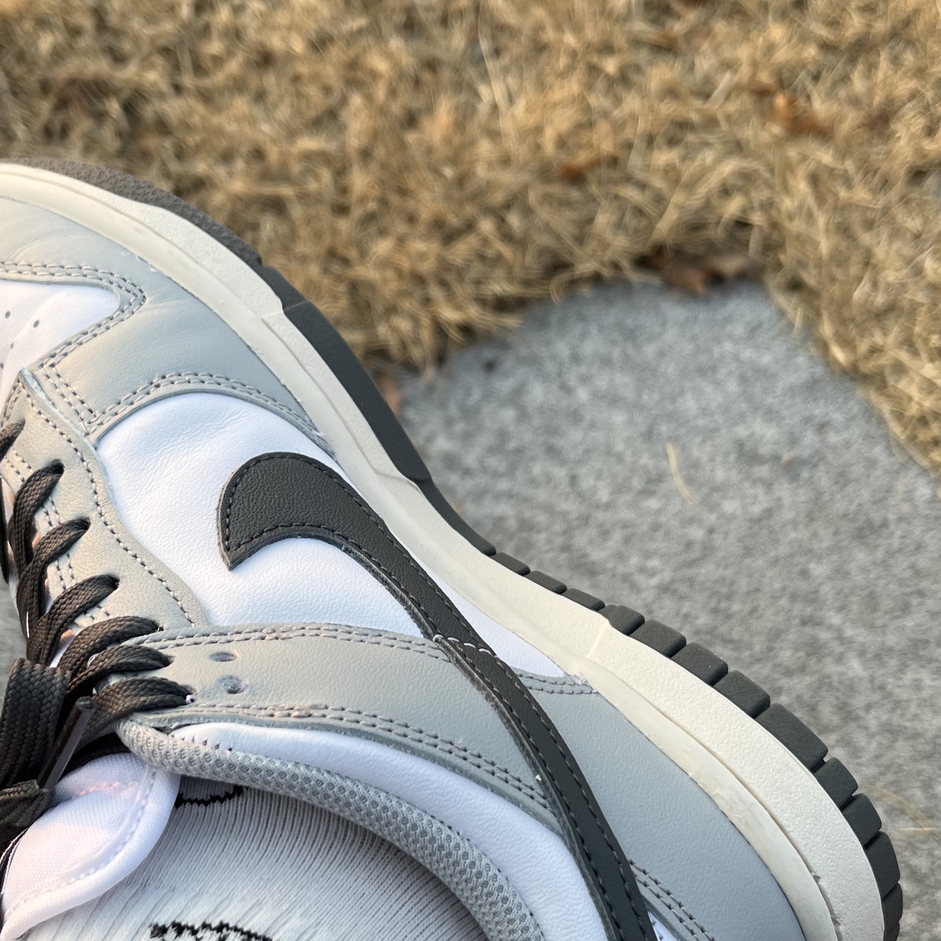 (W) Nike Dunk Low Light Smoke Grey 착용 스타일 - 3