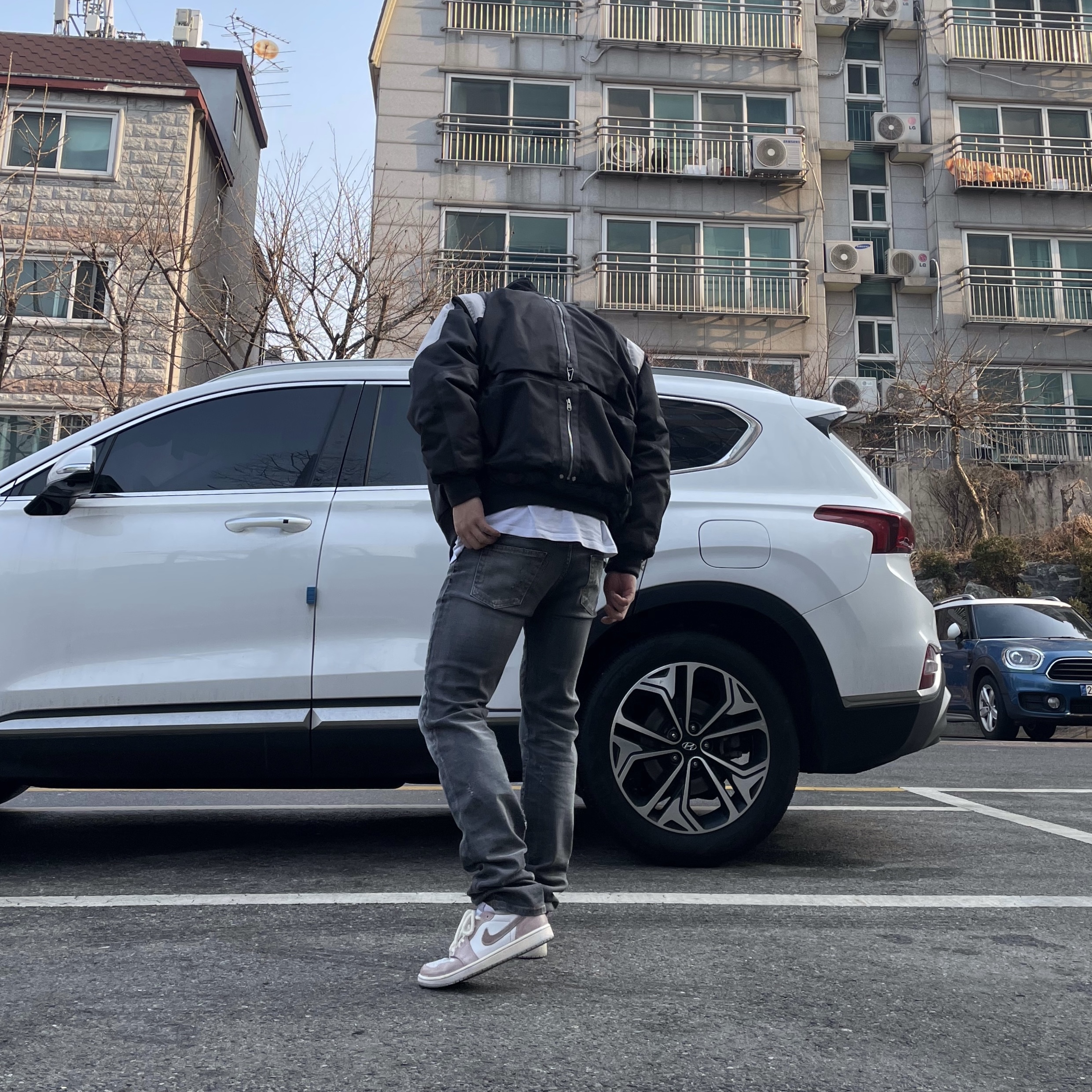 Undermycar Wani Kame Multi Block Pocket Turtle Bomber Driftwood - 22FW, Jordan 1 Low OG Neutral Grey 착용 스타일 - 5