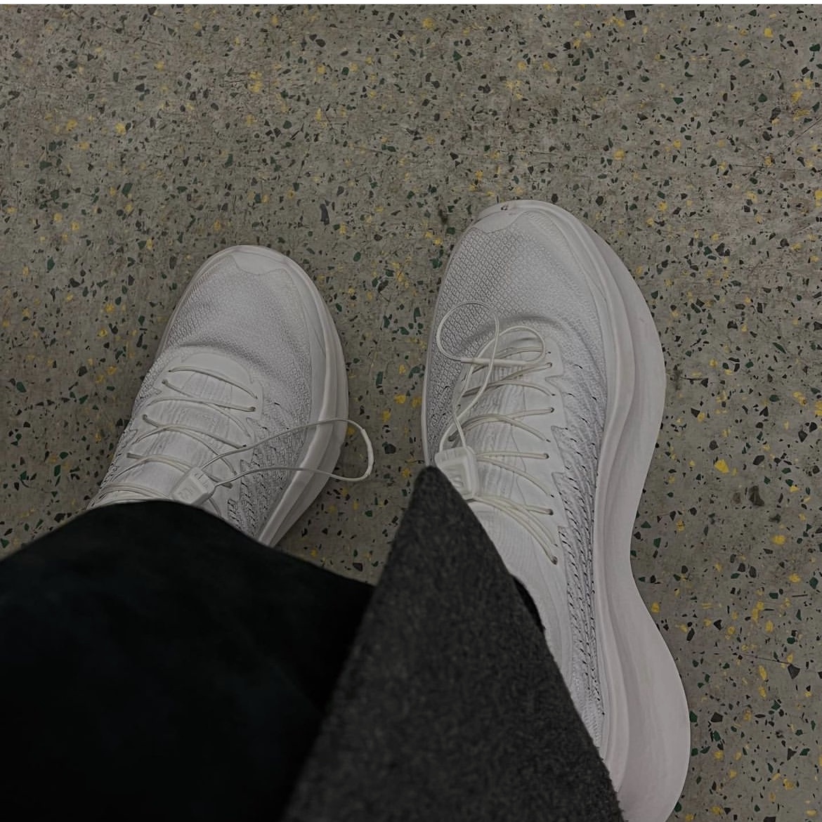 Salomon x Comme des Garcons Pulsar Platform White 착용 스타일 - 1