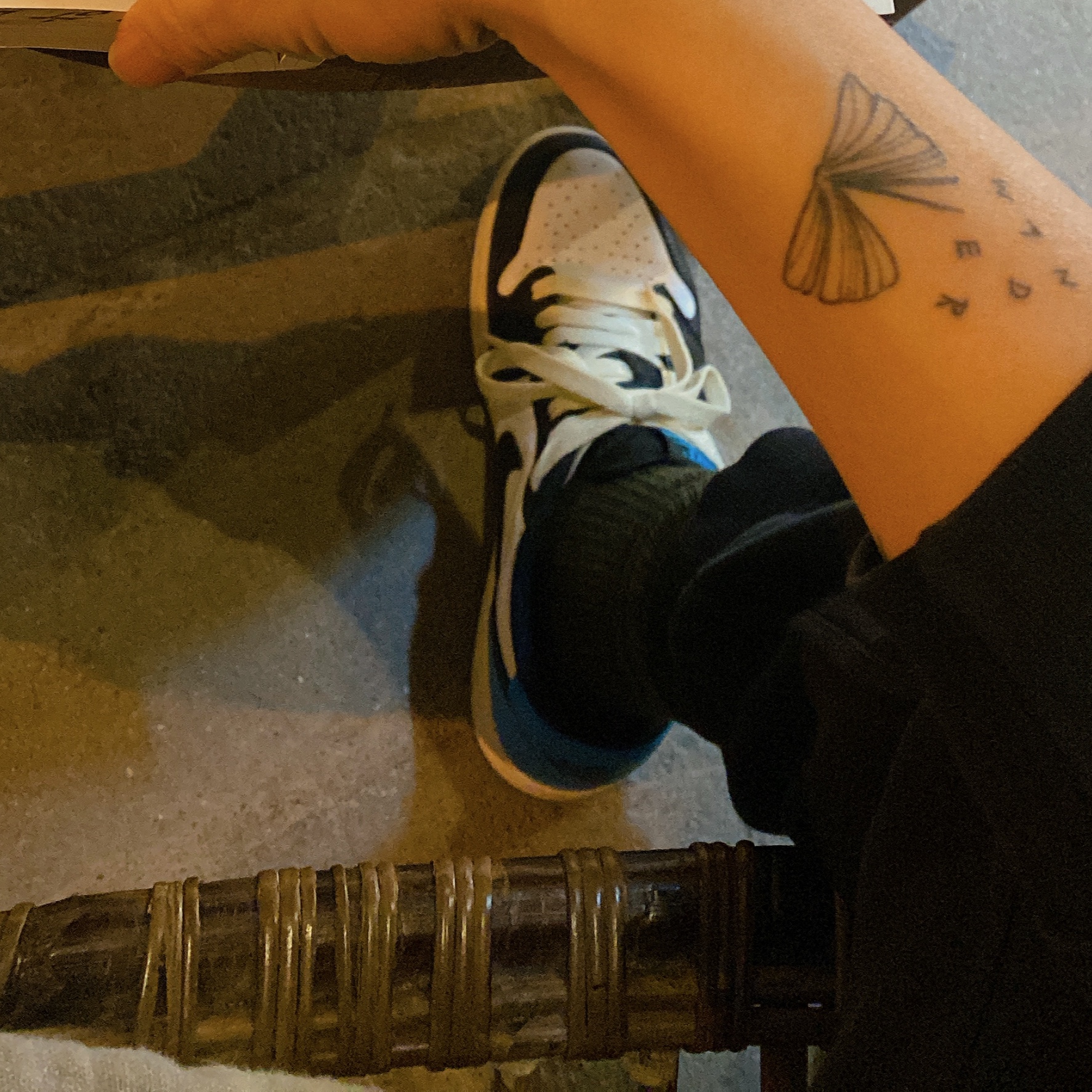 (W) Jordan 1 Retro Low OG Black and Dark Powder Blue 착용 스타일