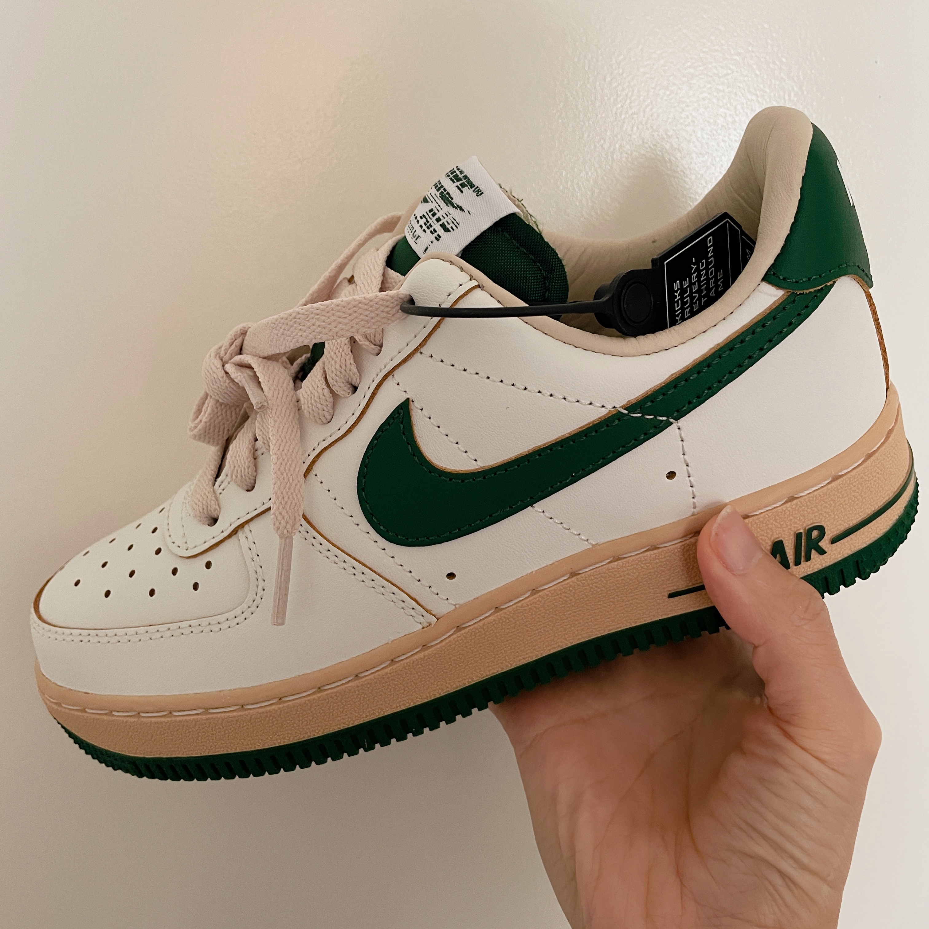 (W) Nike Air Force 1 Low Gorge Green 착용 스타일 - 1