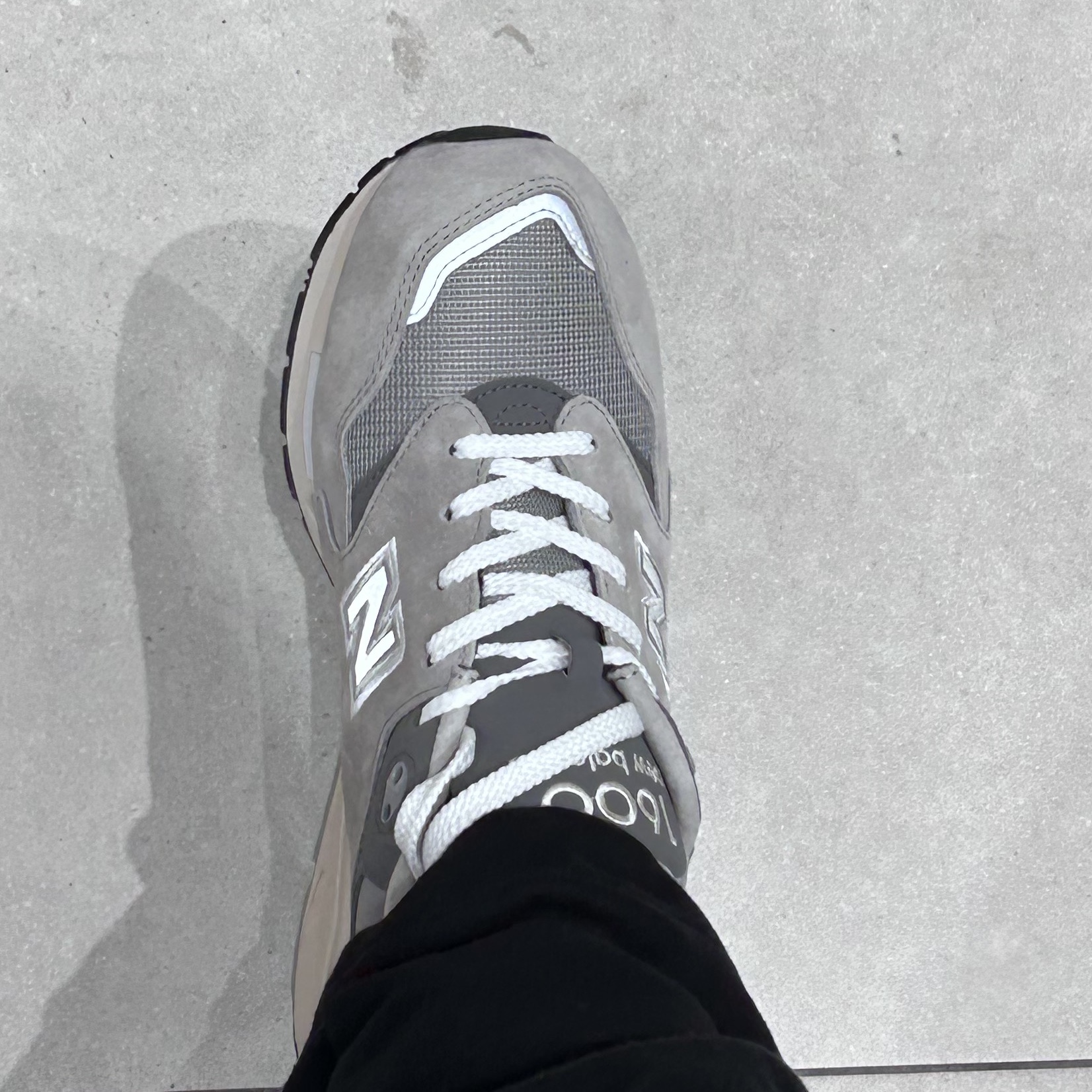 New Balance 1600 Gray 착용 스타일 - 1