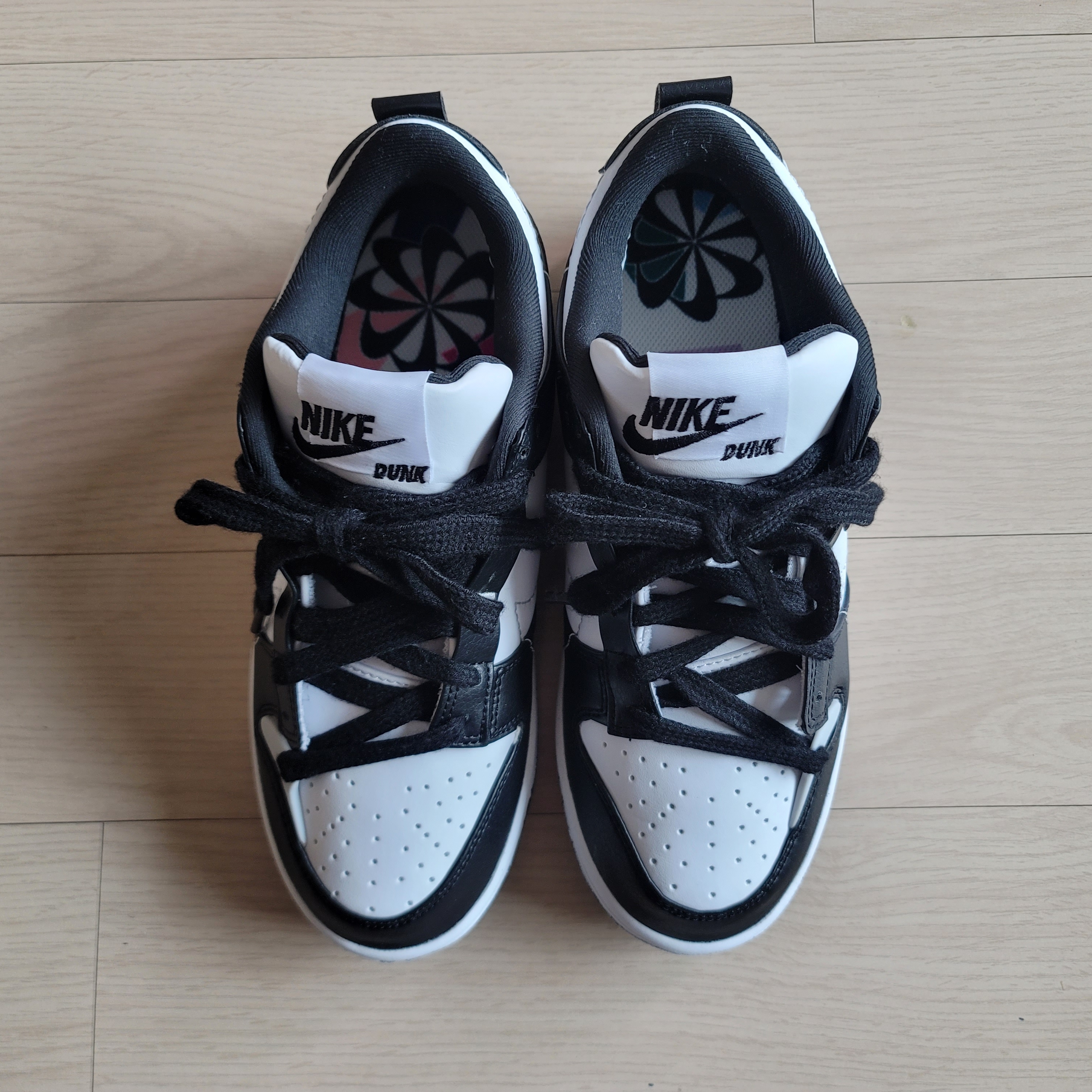 (W) Nike Dunk Low Disrupt 2 Black White 착용 스타일 - 1