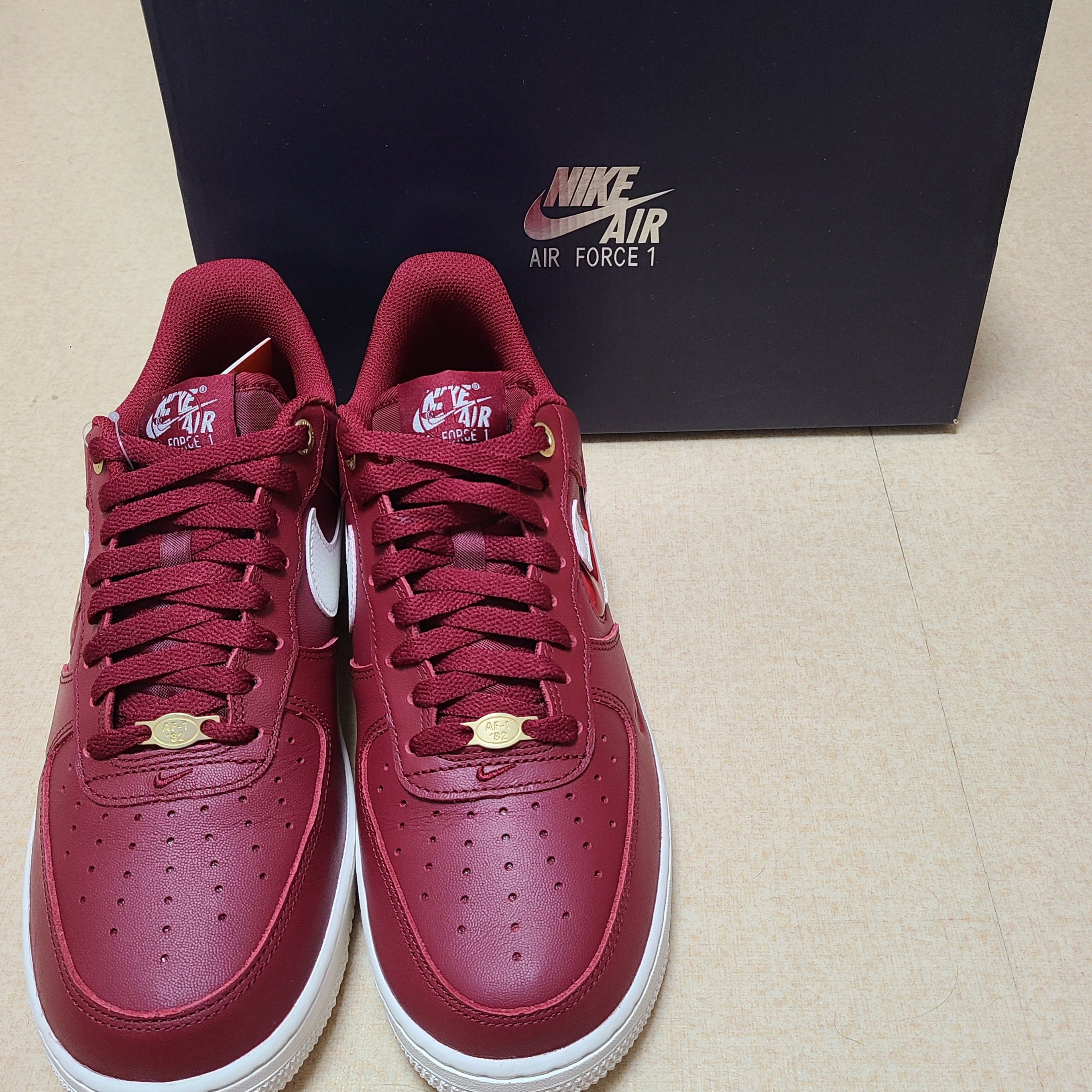 Nike Air Force 1 '07 PRM 40th Anniversary Join Forces Team Red 착용 스타일 - 2