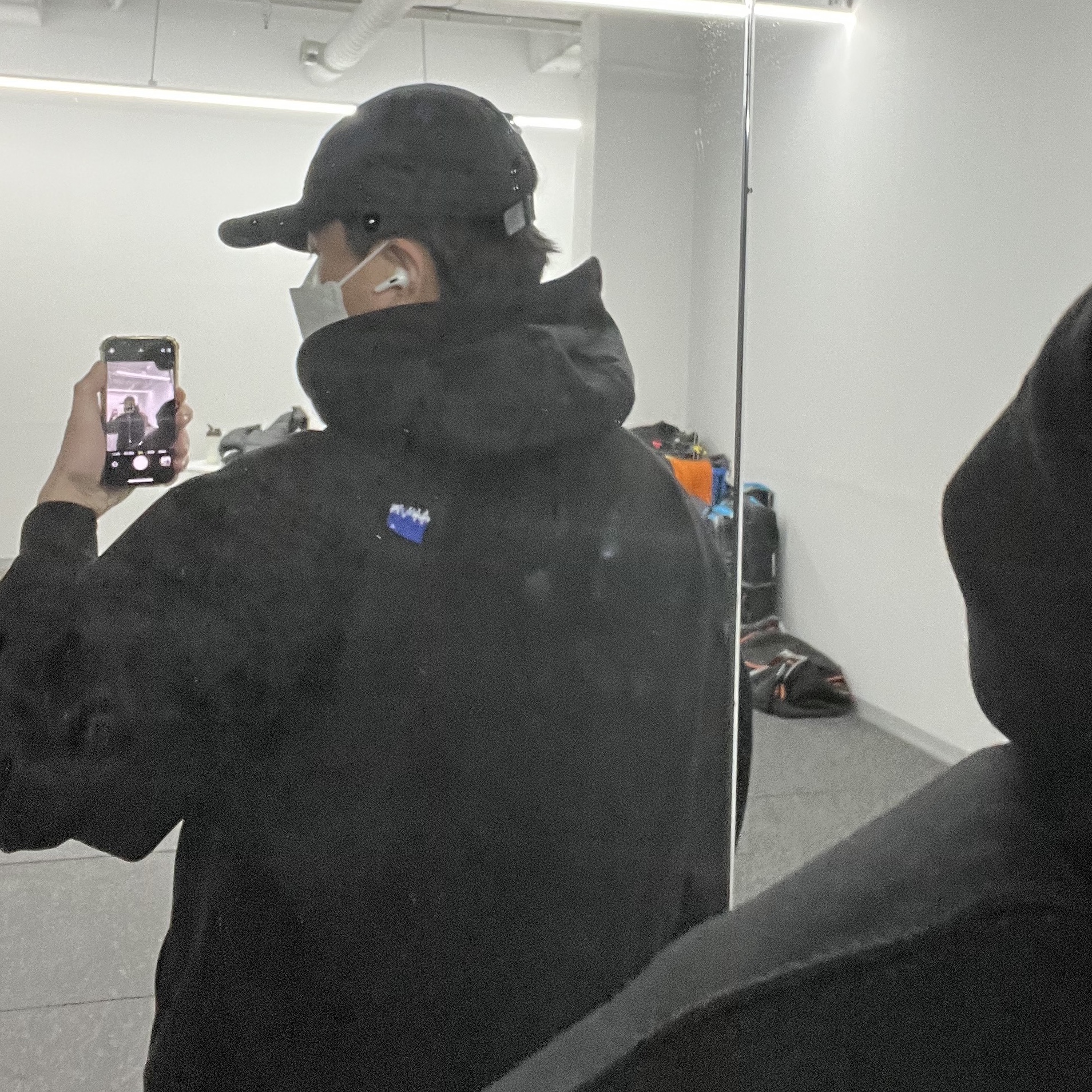 Zara x Ader Error Embroidery Hooded Sweatshirt Black, Apple AirPods Pro with MagSafe Charging Case (Korean Ver.) 착용 스타일