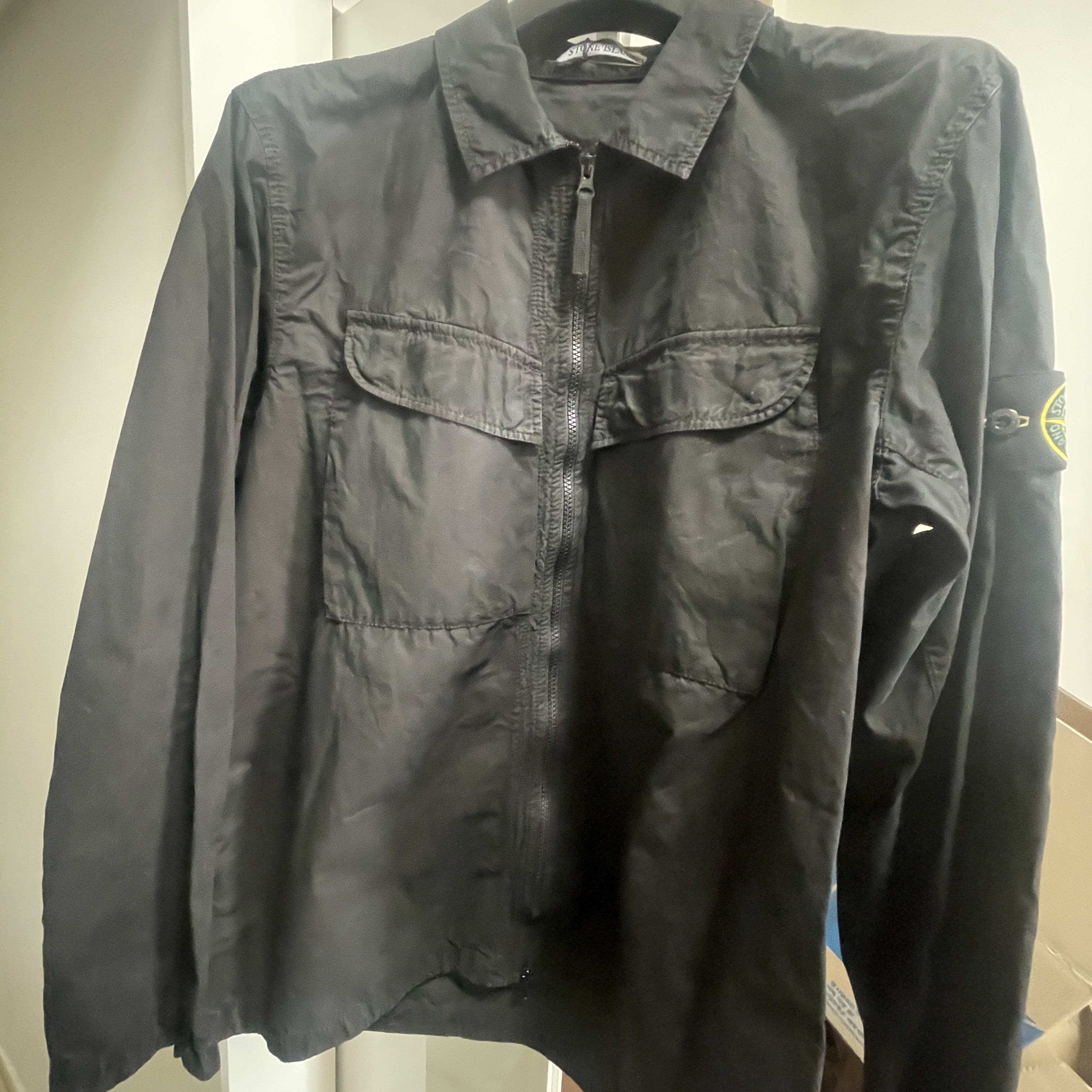 Stone Island 101WN Brushed Cotton Canvas T.CO+OLD Overshirt Black - 22FW 착용 스타일 - 1