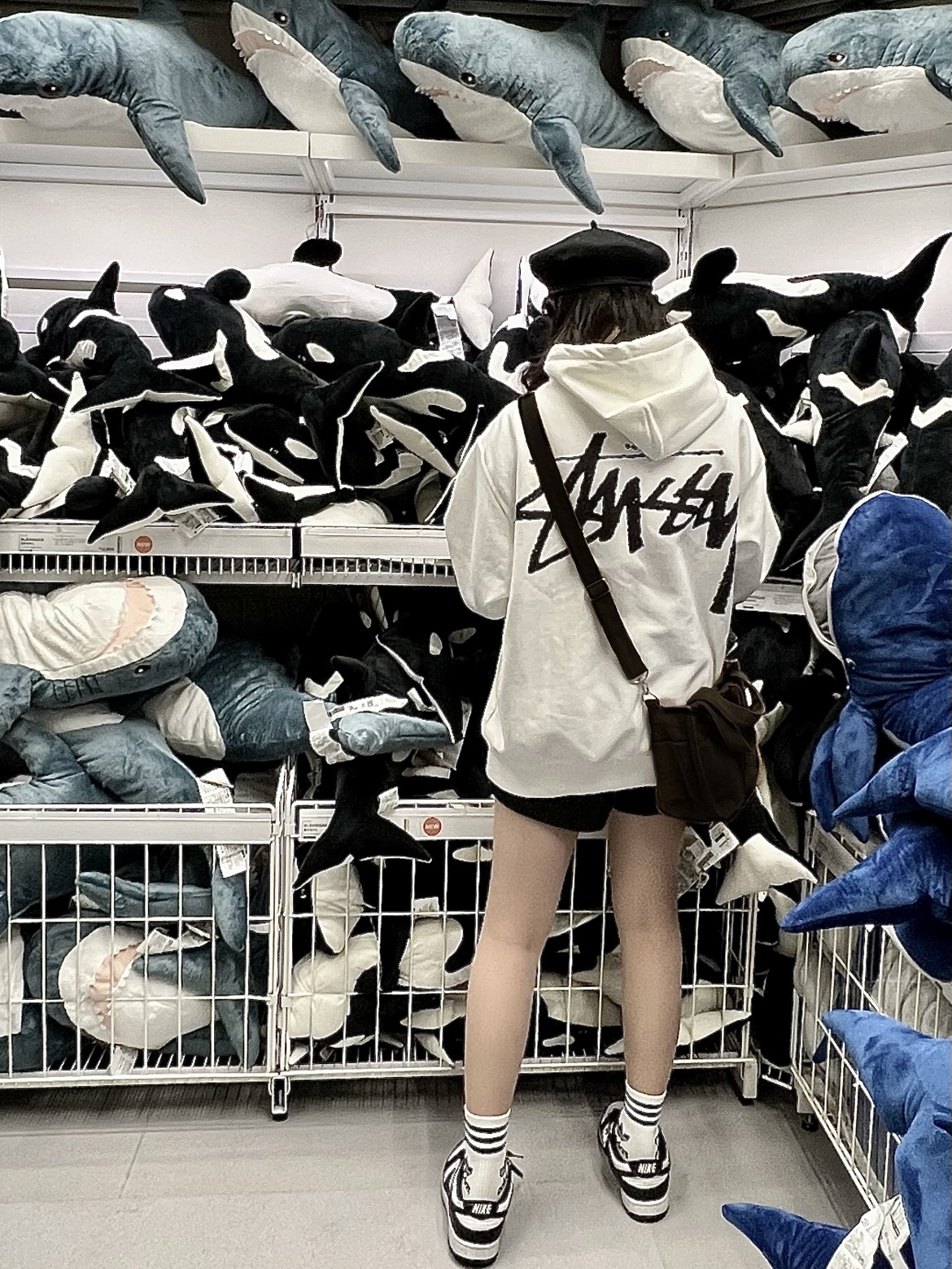 Nike Dunk Low Retro Black, Stussy Big Stock Hoodie White 착용 스타일 - 1