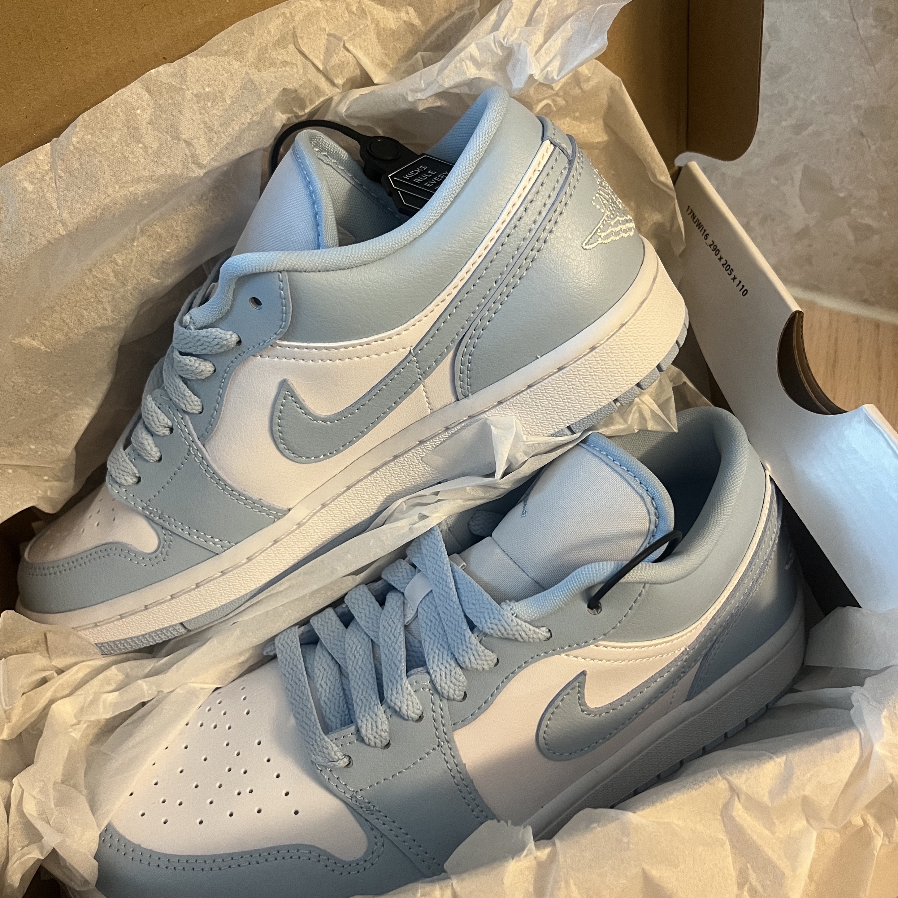 (W) Jordan 1 Low White Ice Blue 착용 스타일
