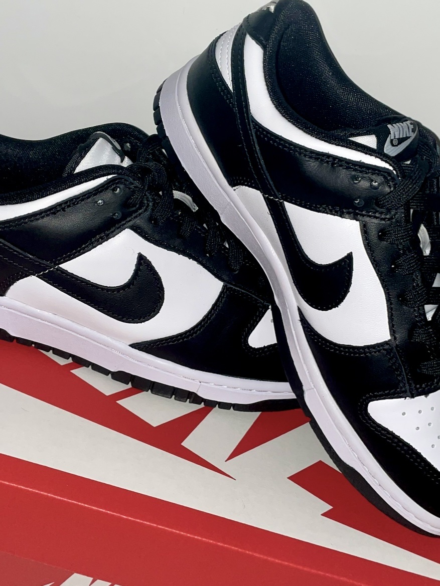 Nike Dunk Low Retro Black, Stussy Big Stock Hoodie White 착용 스타일 - 3