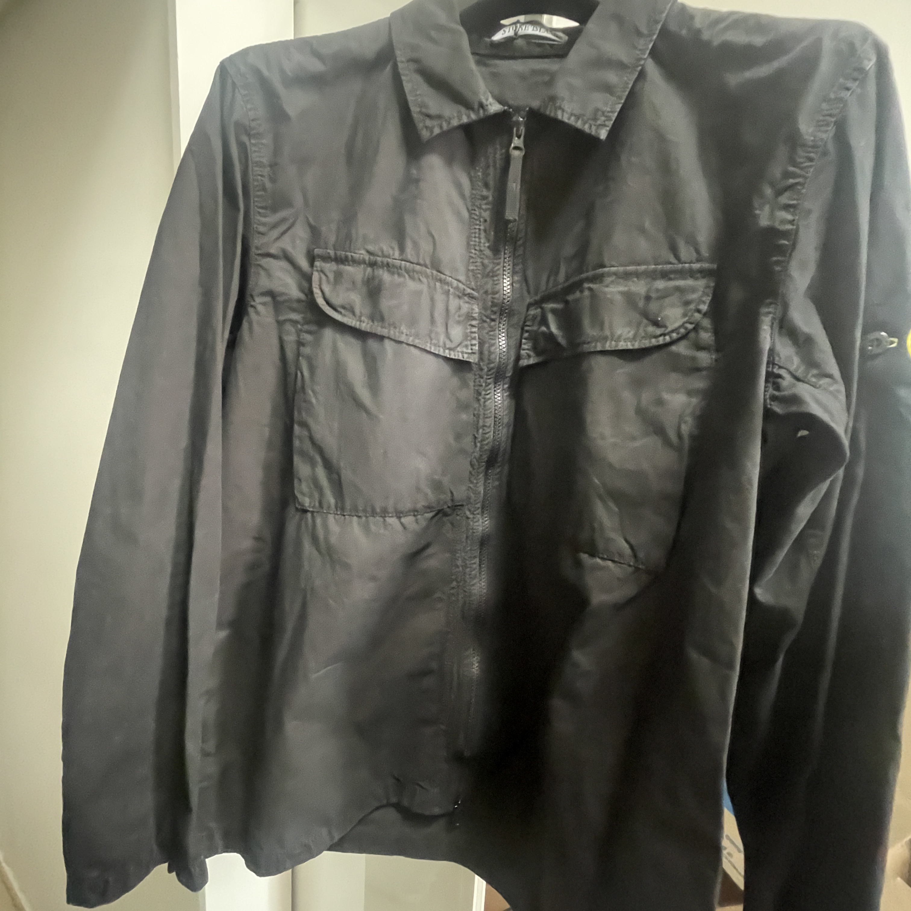 Stone Island 101WN Brushed Cotton Canvas T.CO+OLD Overshirt Black - 22FW 착용 스타일 - 2