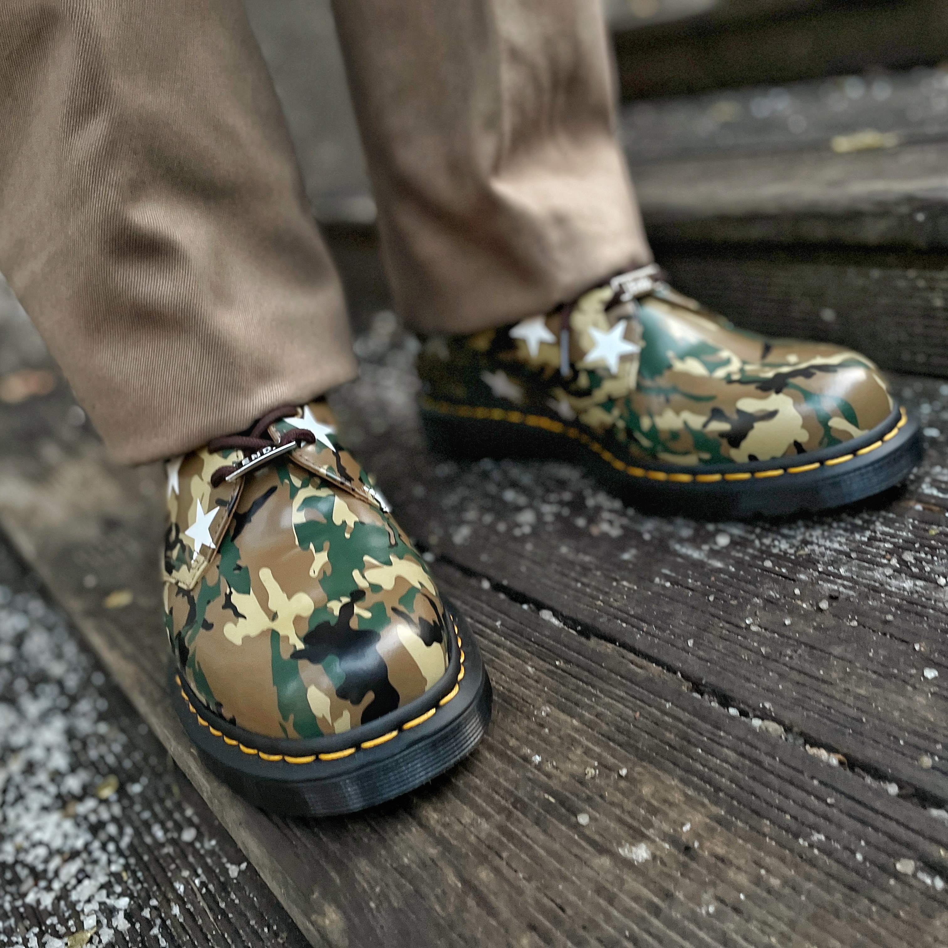 Dr. Martens x END. x Sophnet 1461 Camo Stars Smooth 착용 스타일 - 2