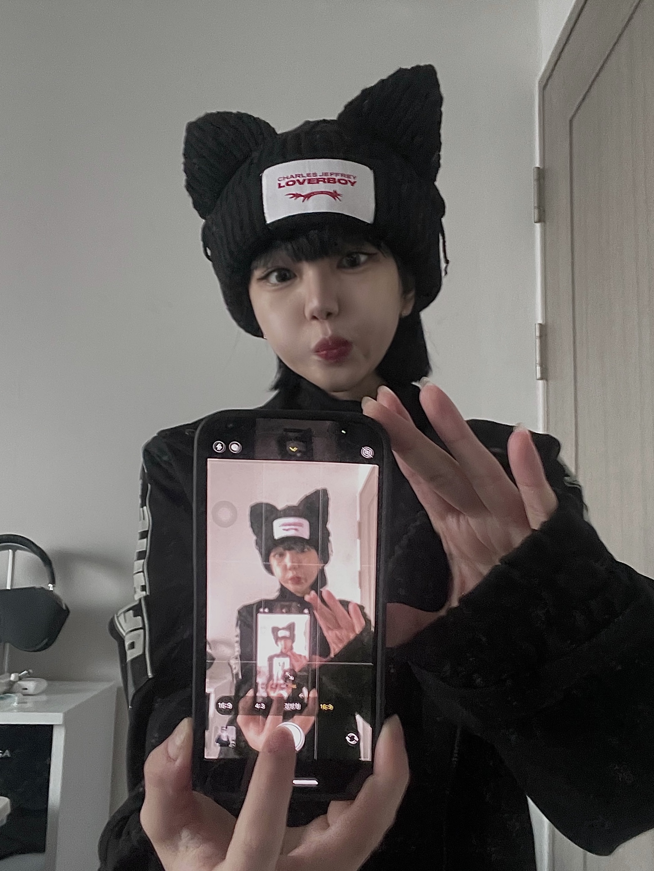 Charles Jeffrey Loverboy Chunky Ears Beanie Black 착용 스타일