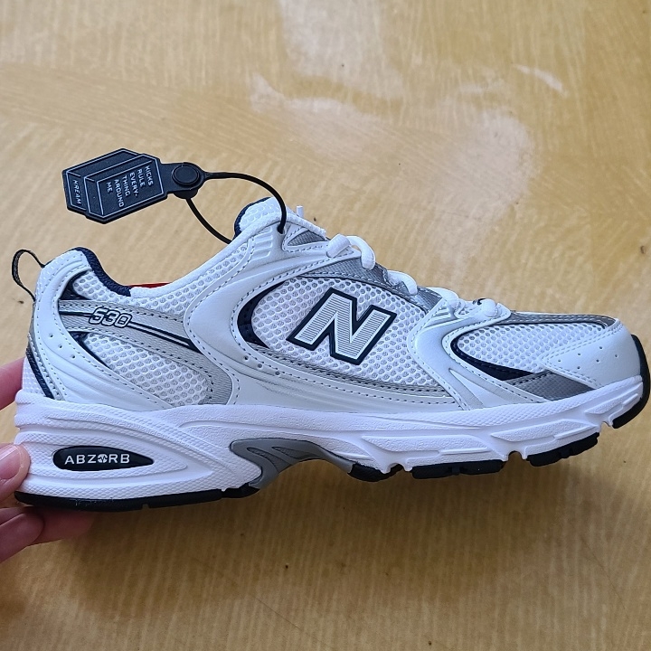 New Balance 530 White 착용 스타일 - 2