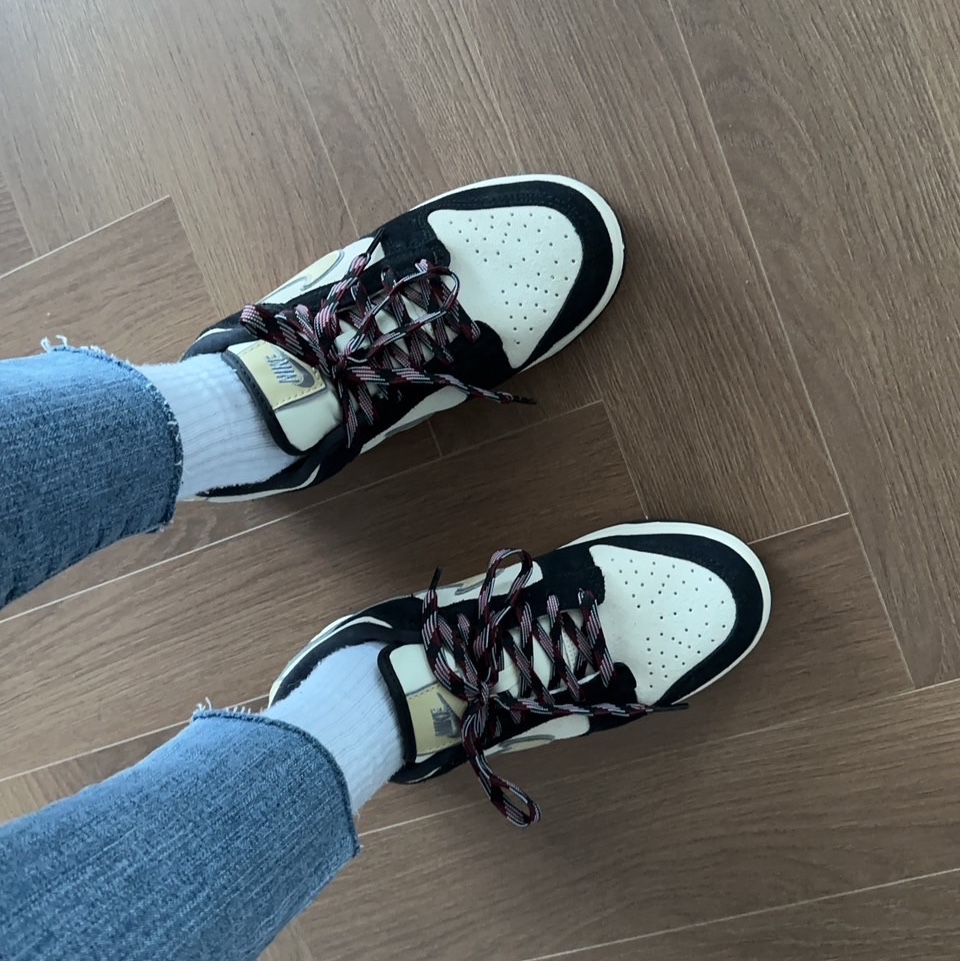 (W) Nike Dunk Low LX Black Suede 착용 스타일