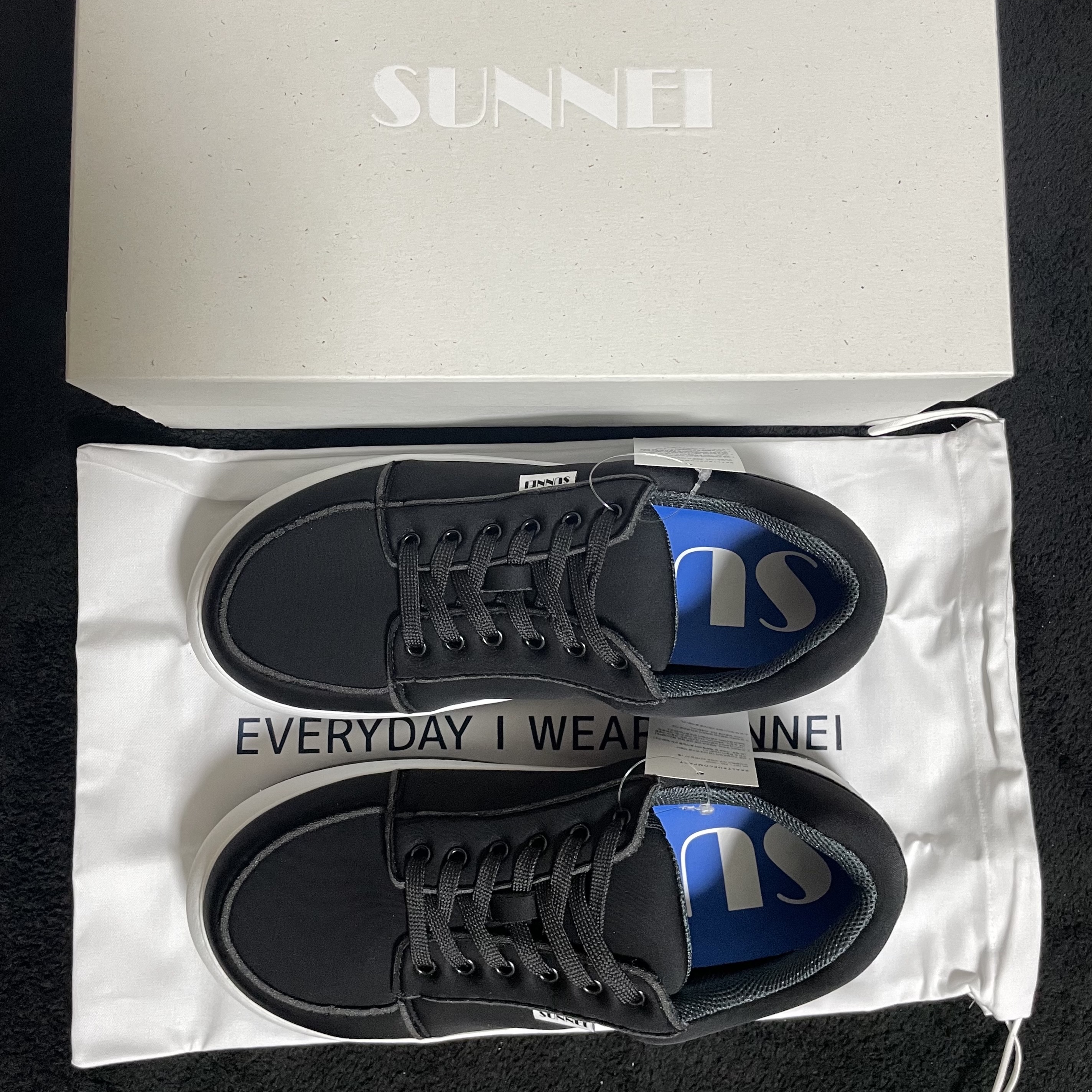 Sunnei Neoprene Dreamy Black 착용 스타일