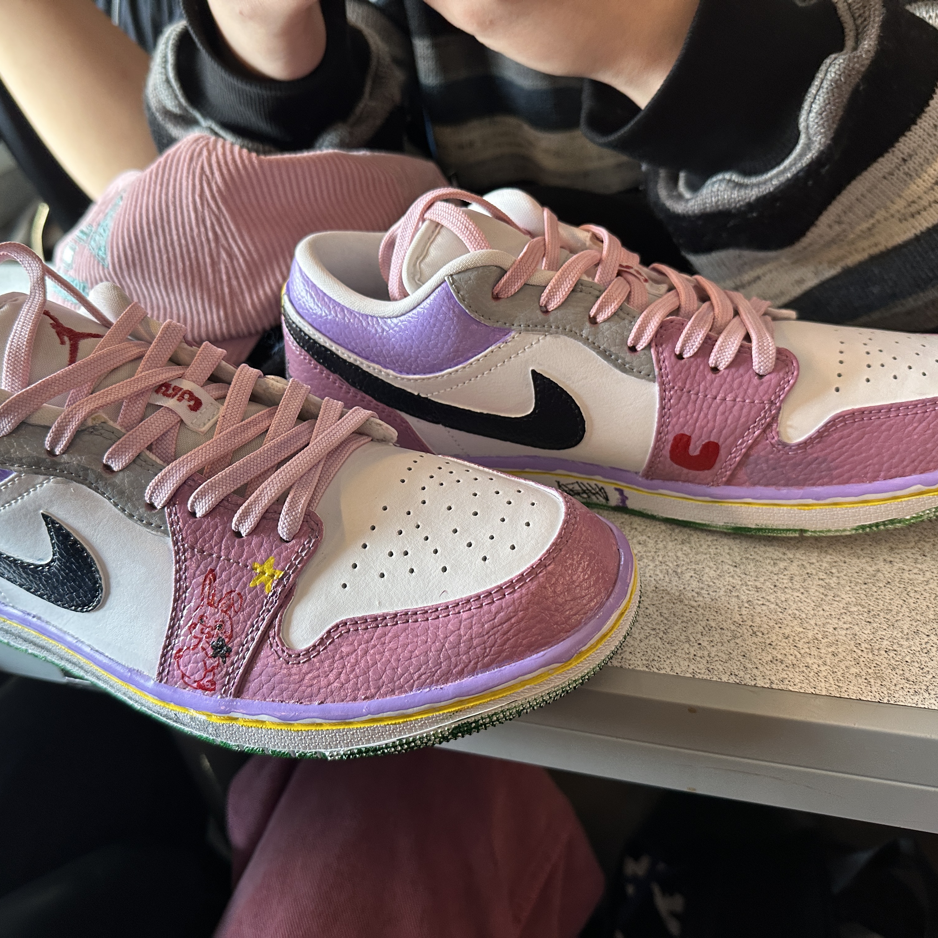 Jordan 1 Low Triple White Tumbled Leather 2020 착용 스타일 - 3