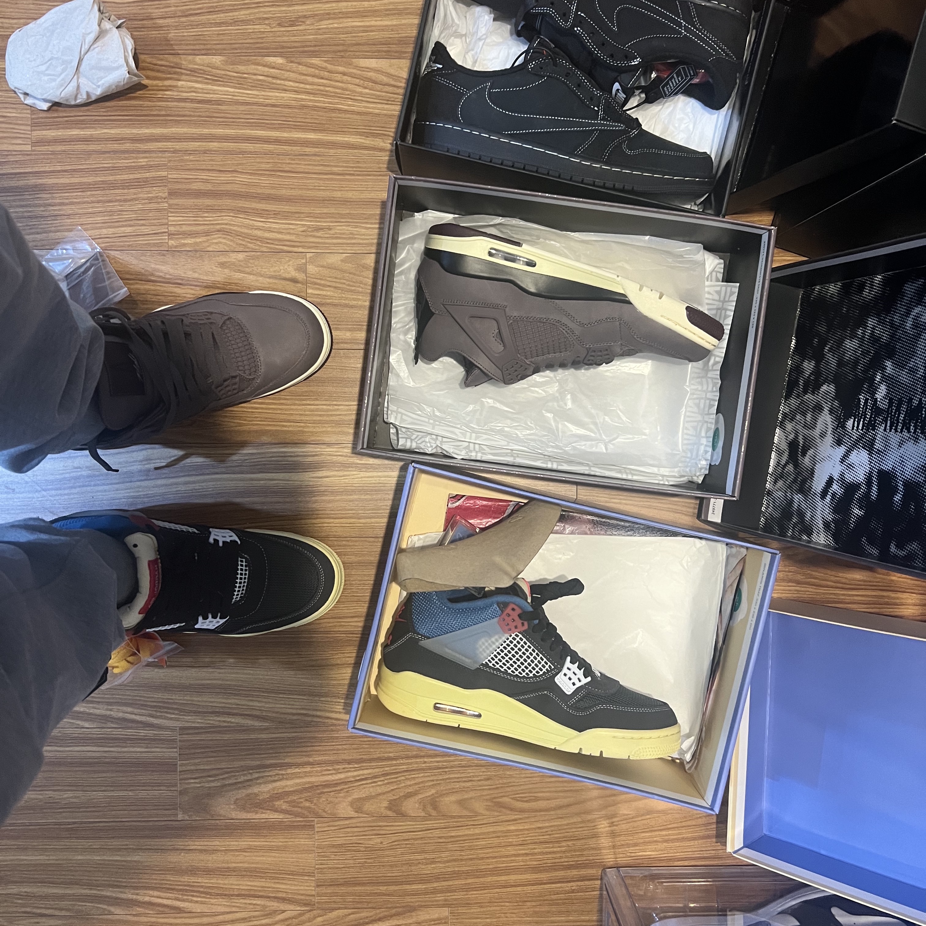 Jordan 4 x A Ma Maniere Retro Violet Ore, Jordan 4 x Union Retro Off Noir 착용 스타일 - 3