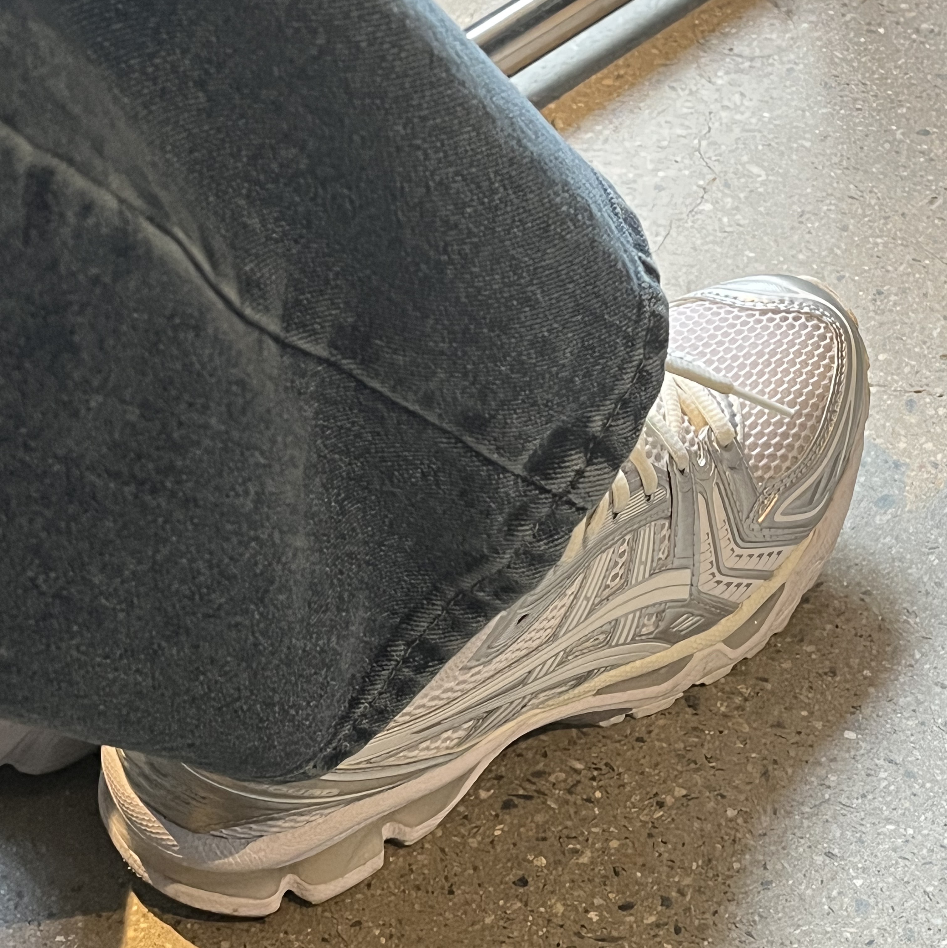 Asics x JJJJound Gel-Kayano 14 Silver White 착용 스타일