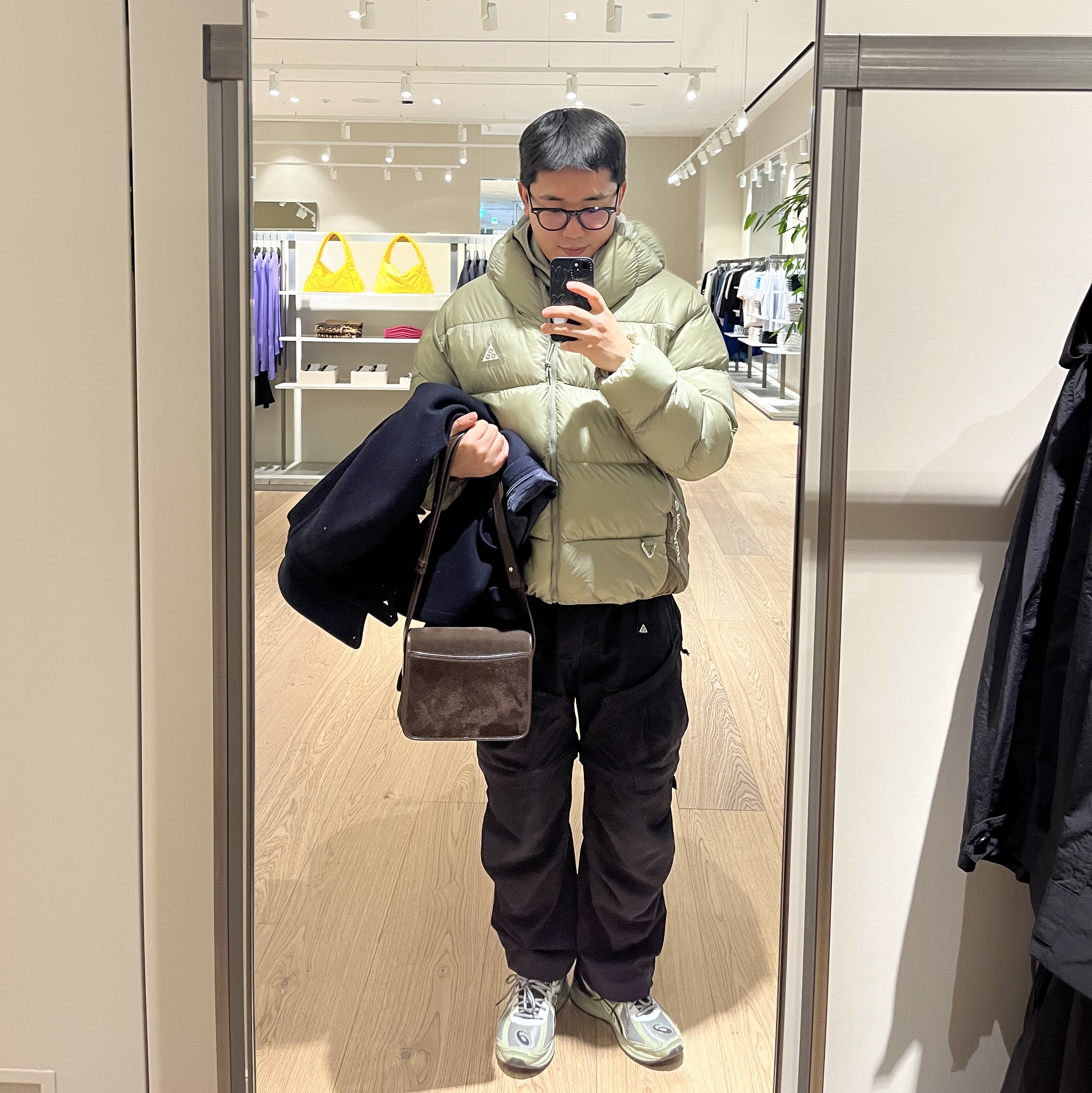 Nike ACG Therma-Fit ADV Lunar Lake Puffer Jacket Light Army - Asia, Nike ACG Polartec Wolf Tree Pullover Hoodie Light Army - Asia 착용 스타일