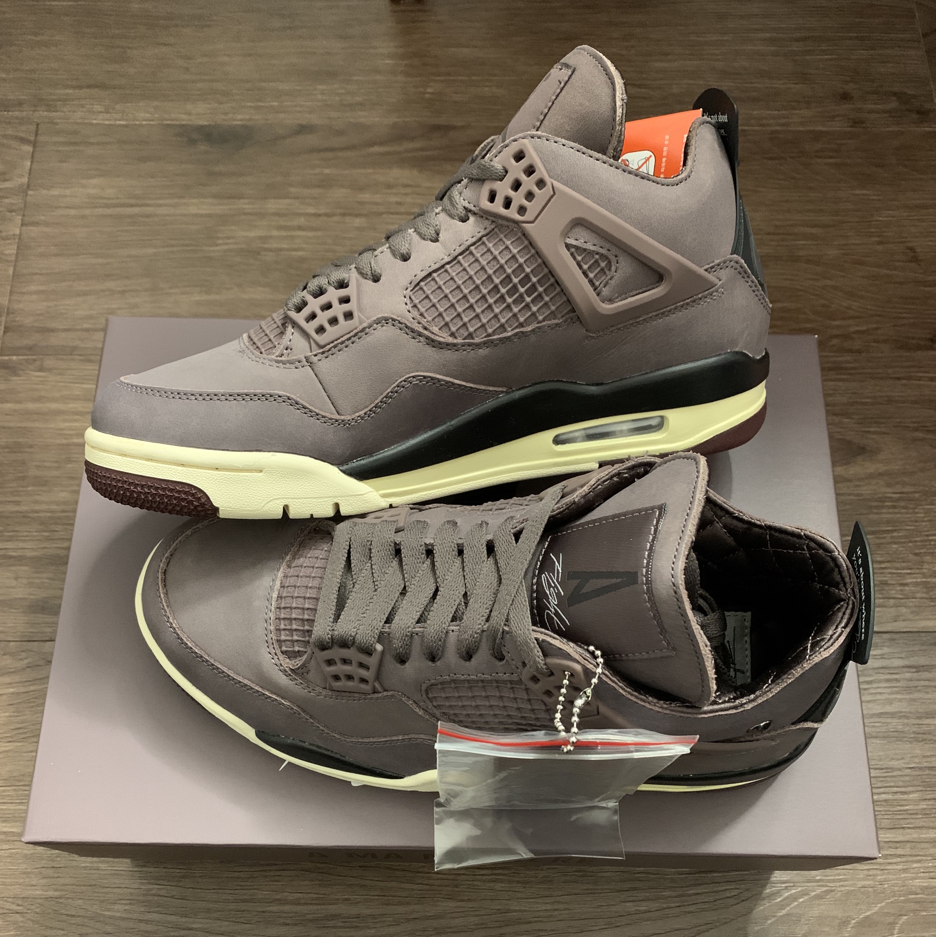Jordan 4 x A Ma Maniere Retro Violet Ore 착용 스타일