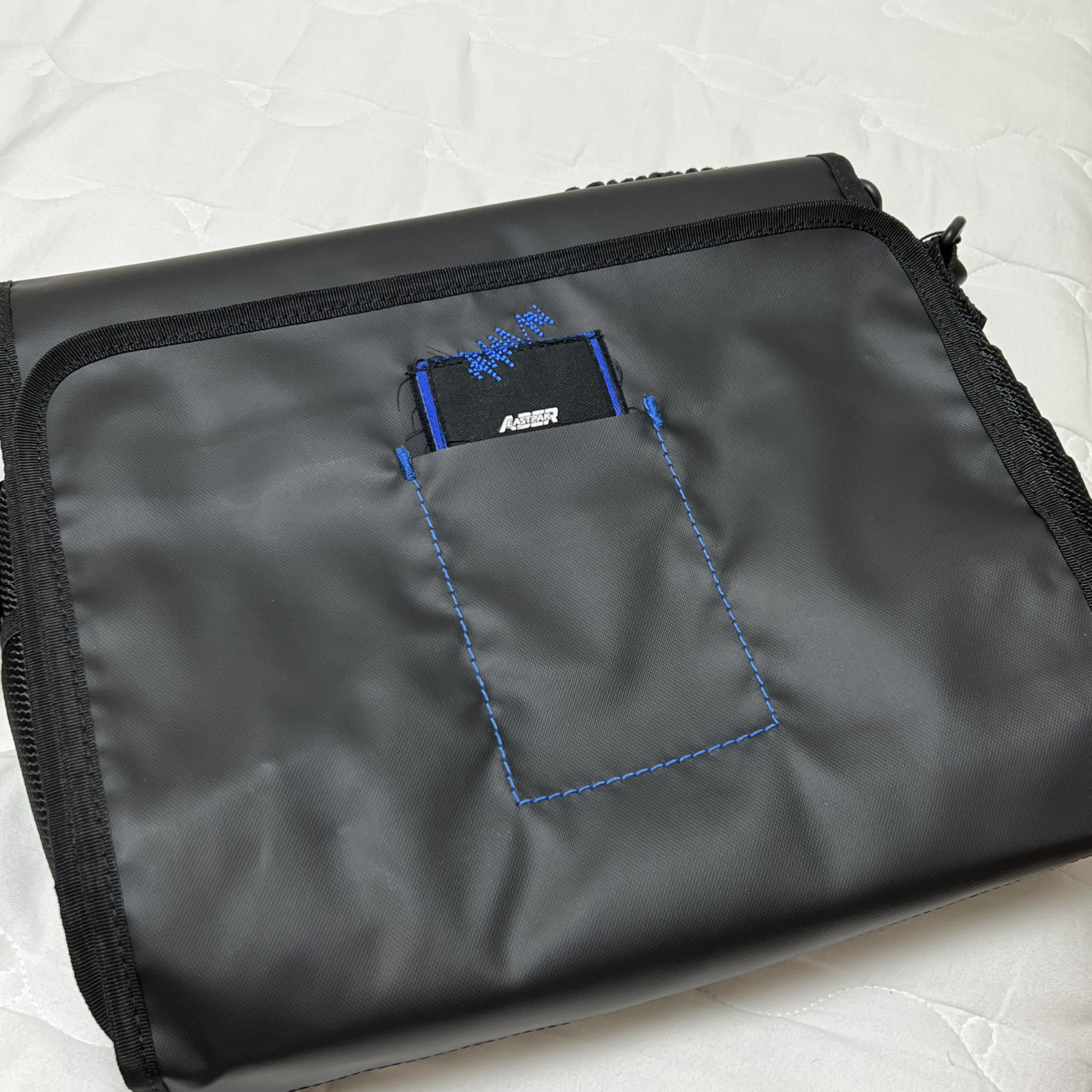 Ader Error x Eastpak Shoulder Bag Black 착용 스타일