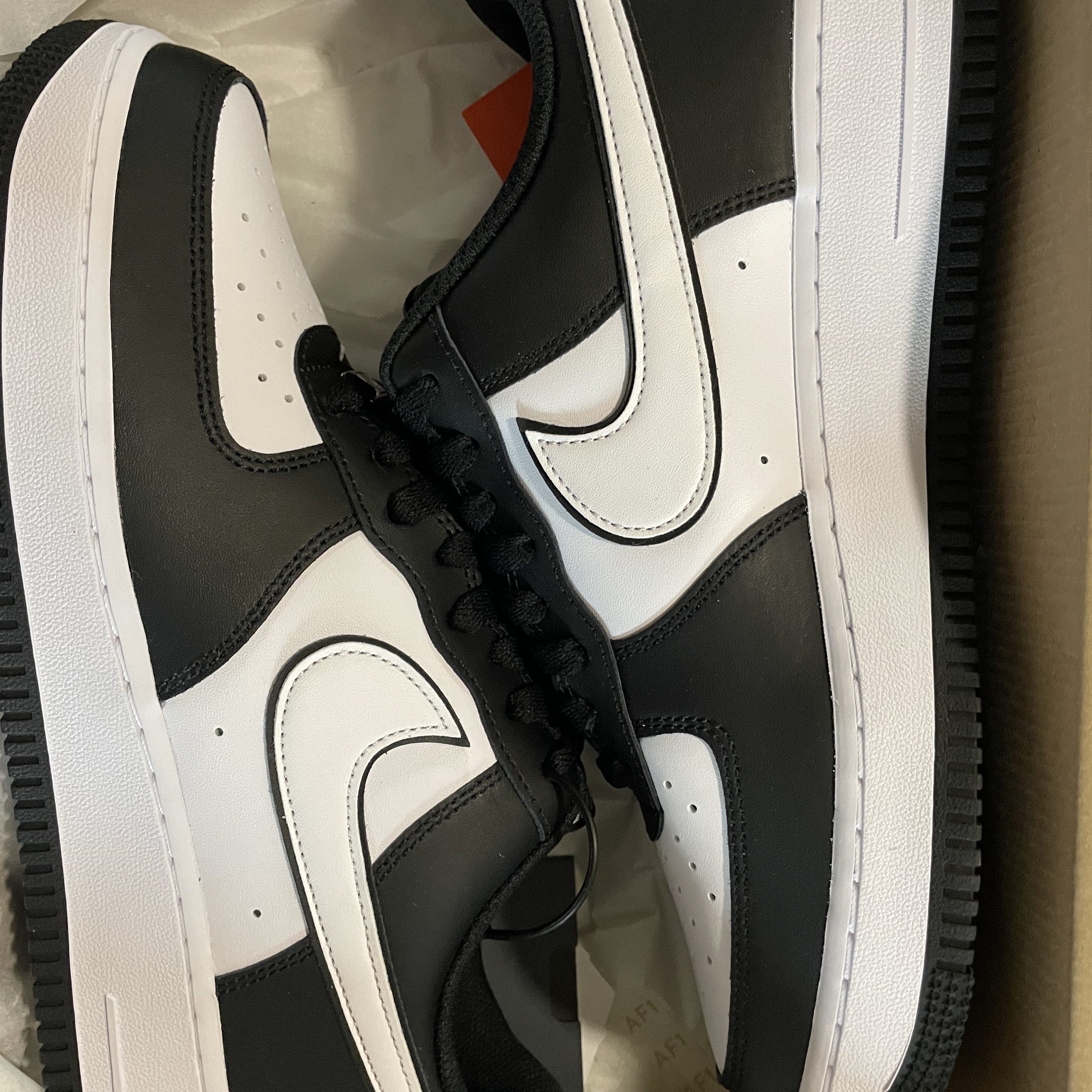 Nike Air Force 1 '07 Black White 착용 스타일
