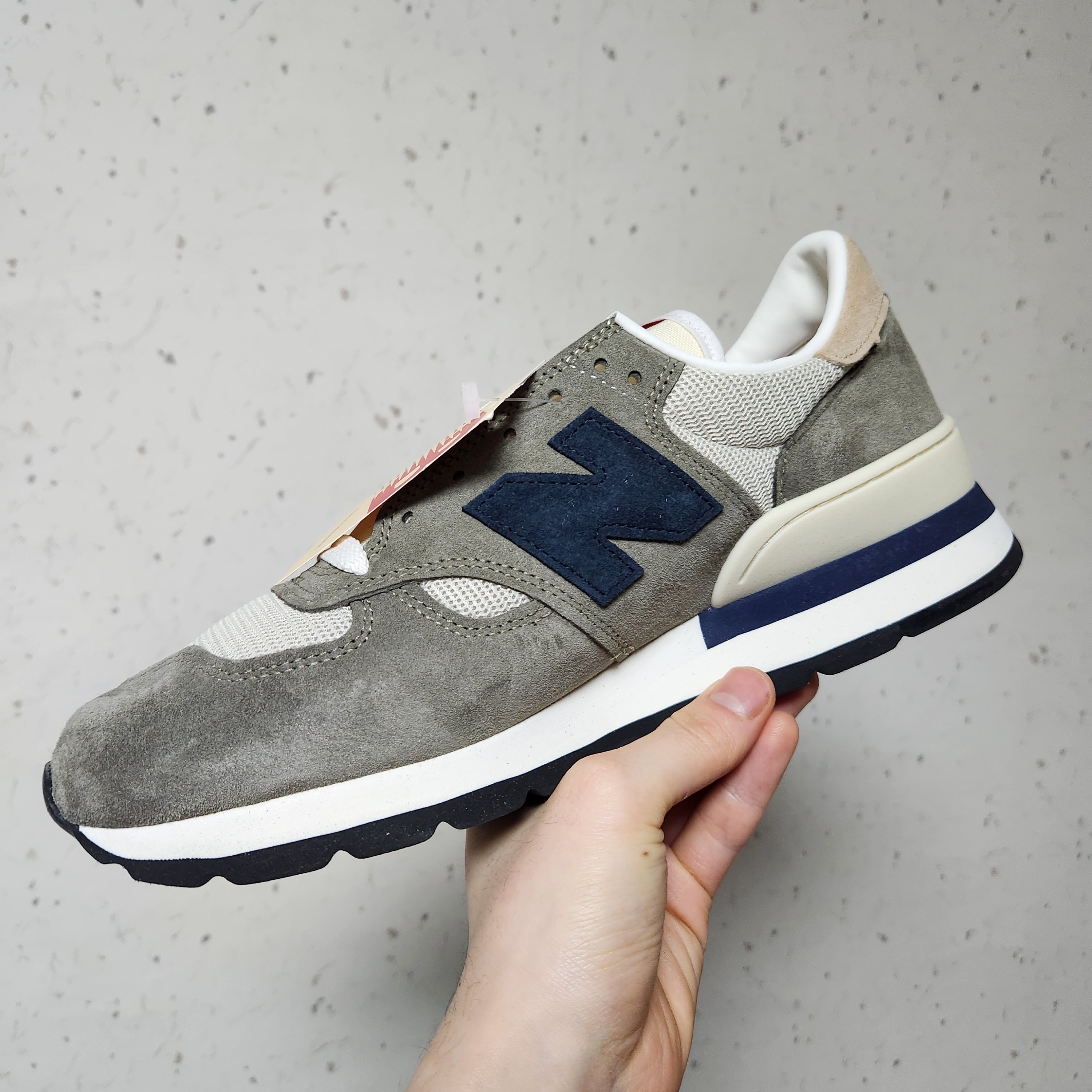 New Balance 990v1 Made in USA Olive 착용 스타일 - 1