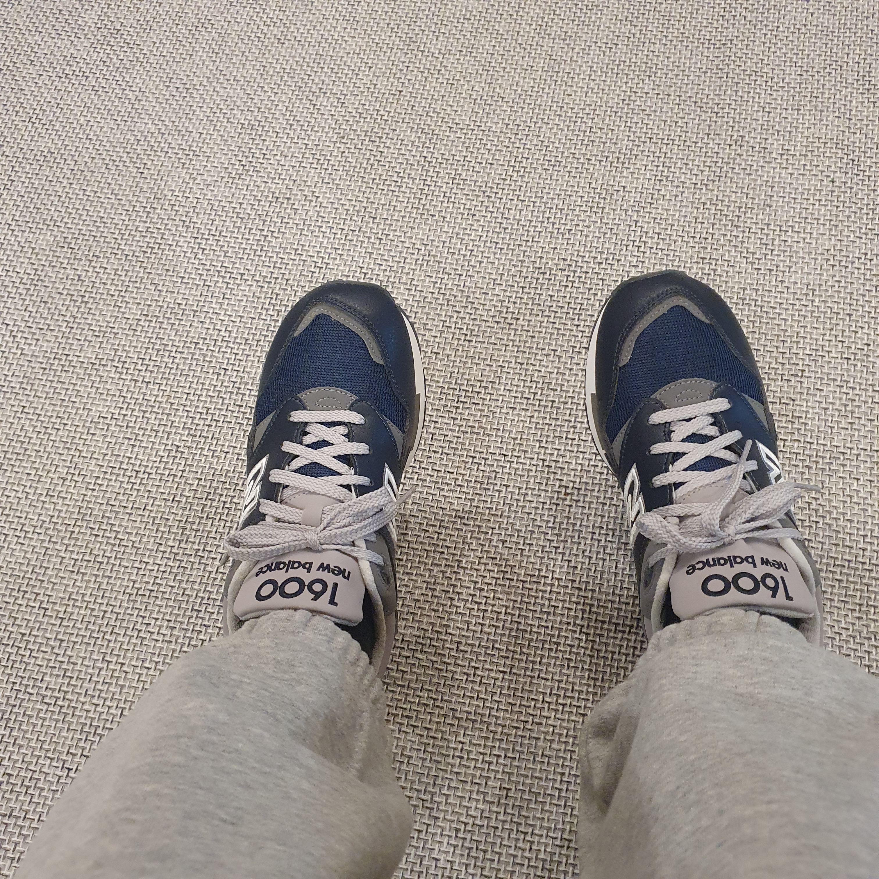 New Balance 1600 Legacy Navy 착용 스타일 - 1
