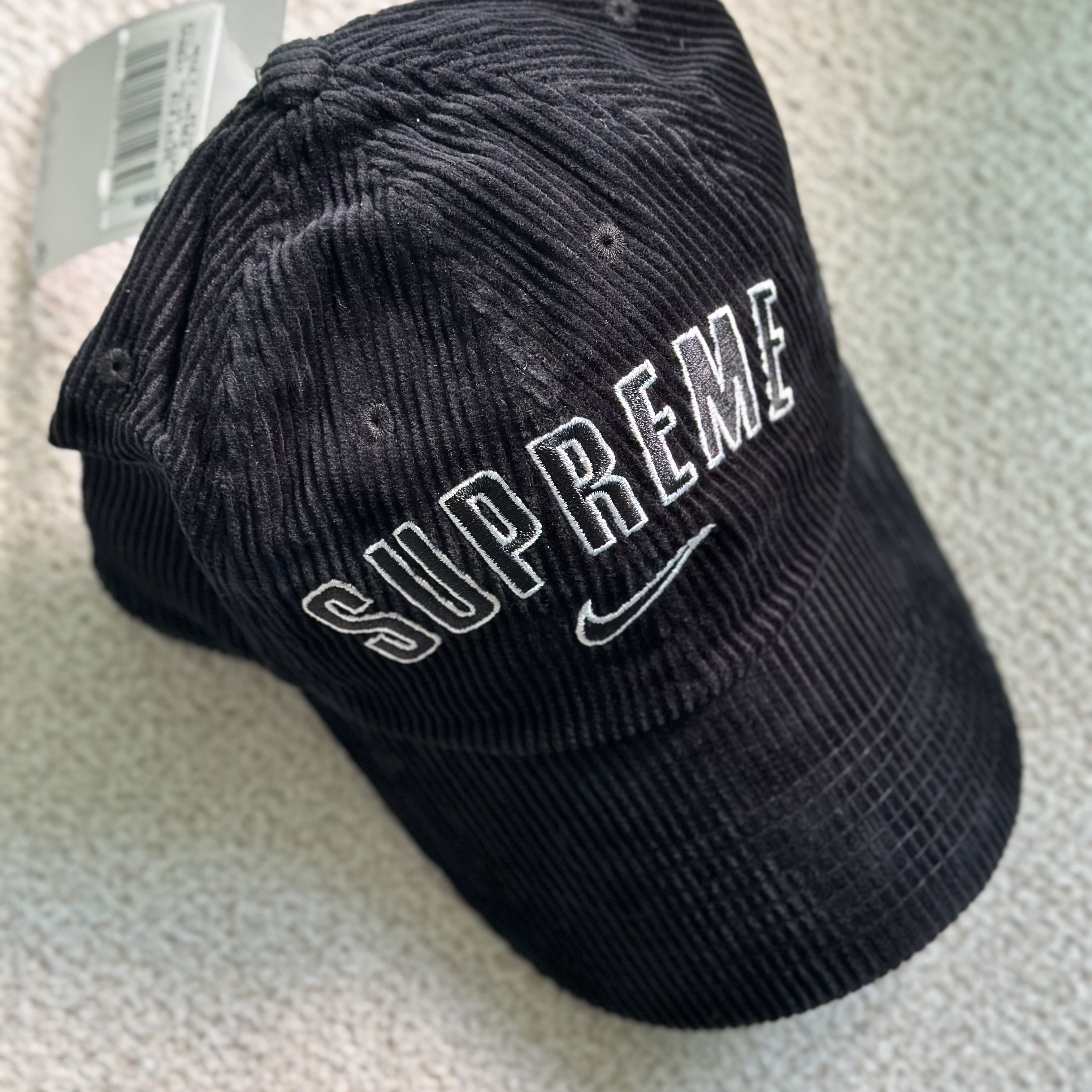 Supreme x Nike Arc Corduroy 6-Panel Black - 22SS 착용 스타일