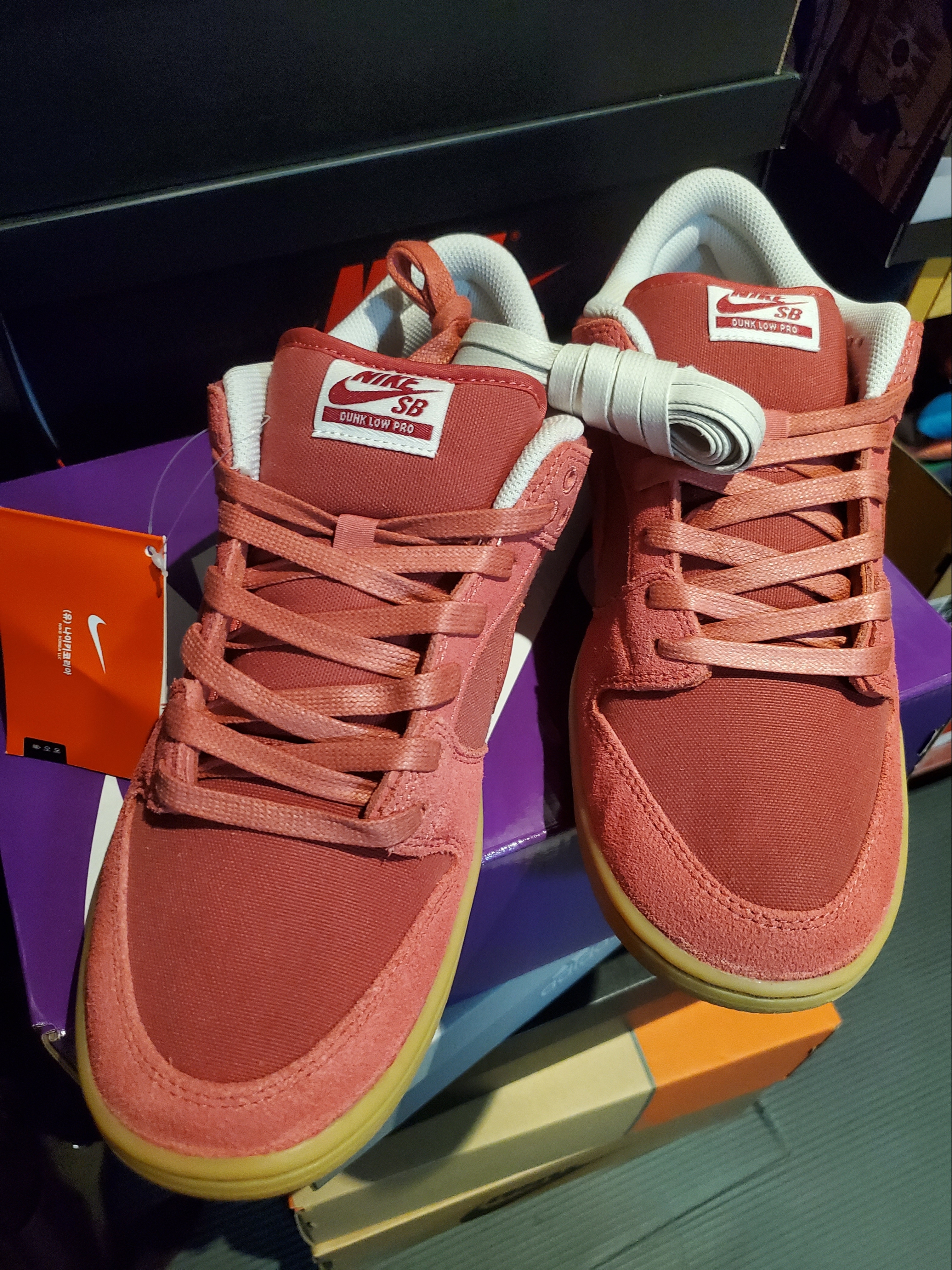 Nike SB Dunk Low Adobe 착용 스타일