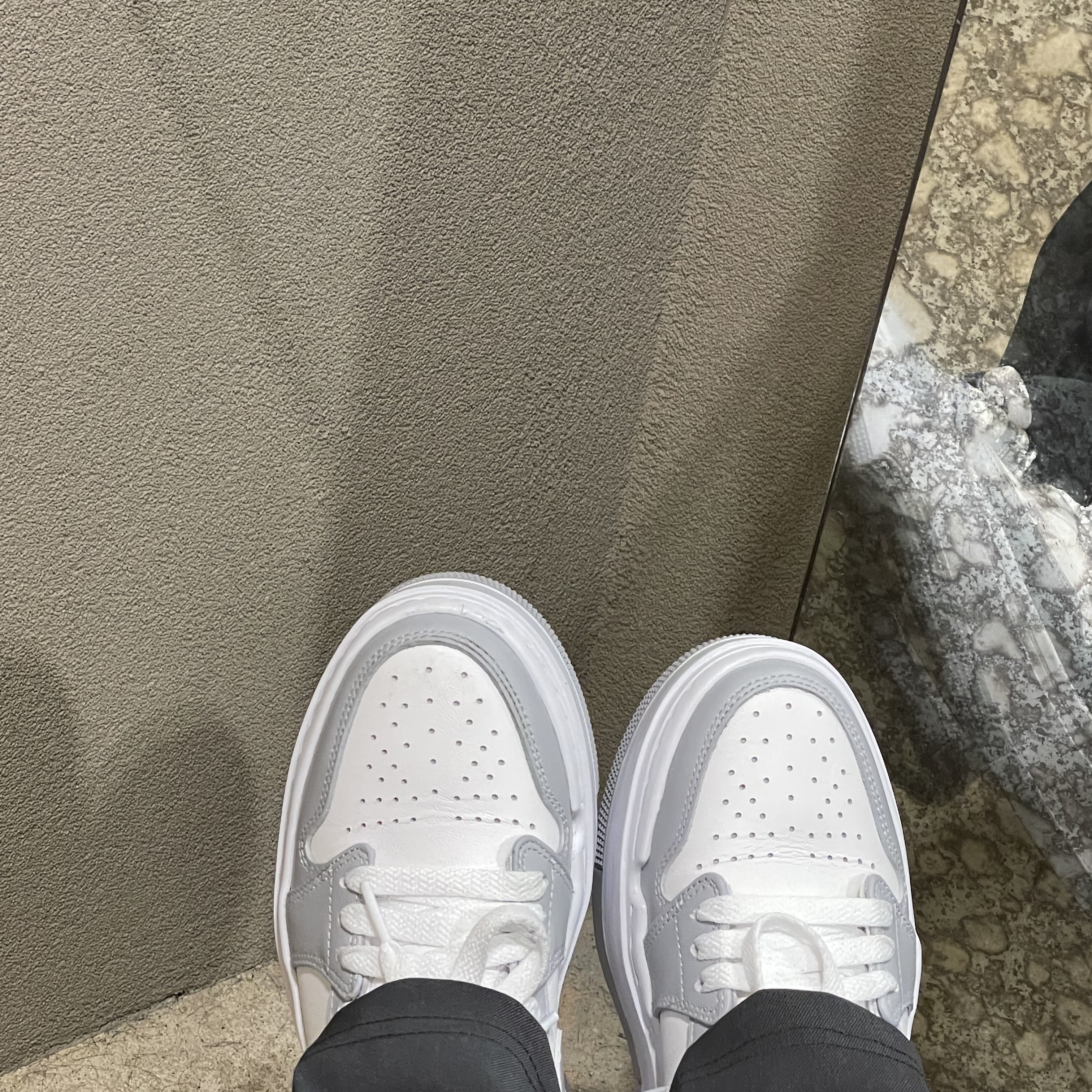 (W) Jordan 1 Elevate Low White and Wolf Grey 착용 스타일