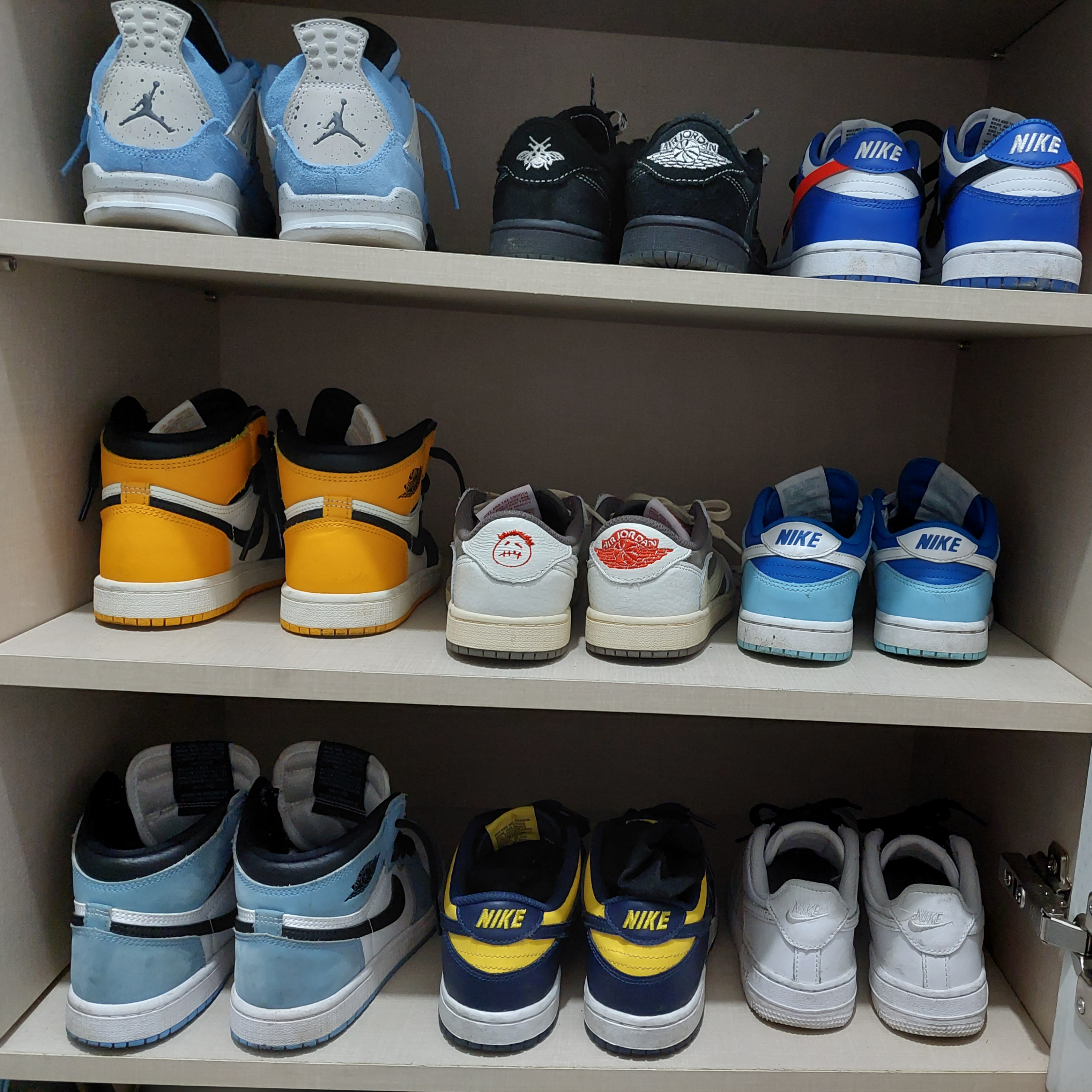 (PS) Jordan 4 Retro University Blue, (PS) Jordan 1 x Travis Scott Retro Low OG SP Black Phantom ์ฐฉ์ฉ ์คํ์ผ