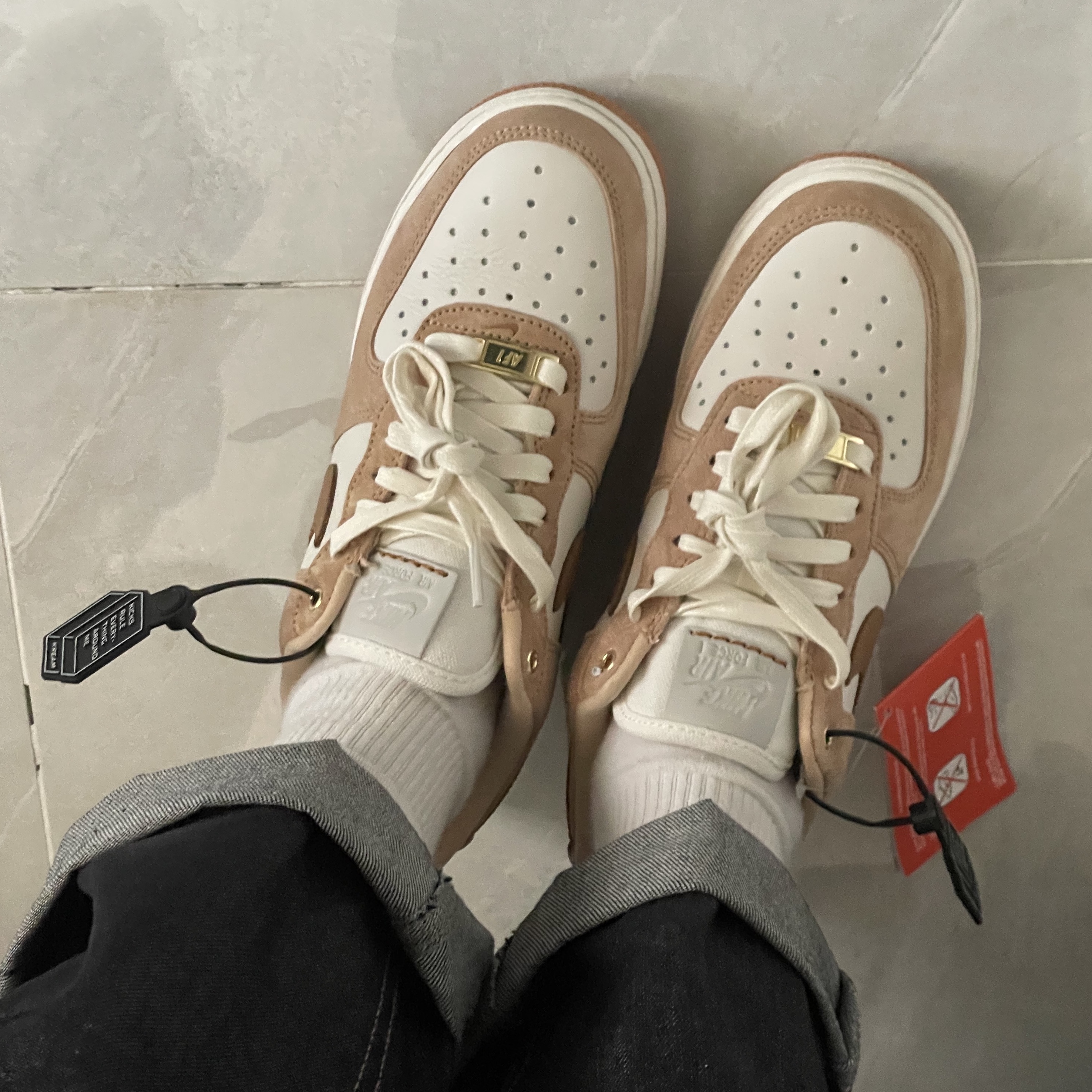 (W) Nike Air Force 1 LXX Flax 착용 스타일