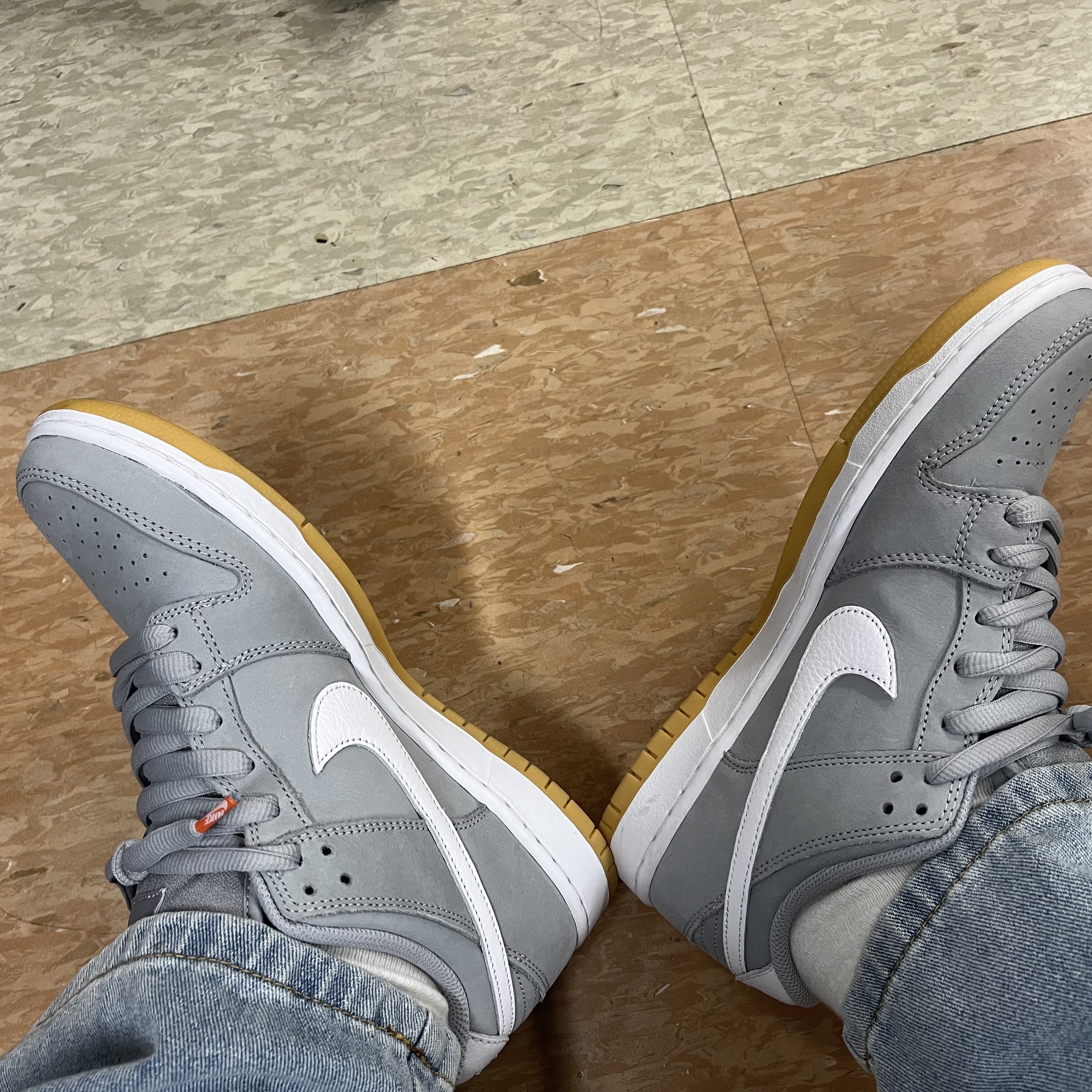 Nike Dunk Low Pro SB Wolf Grey White 착용 스타일
