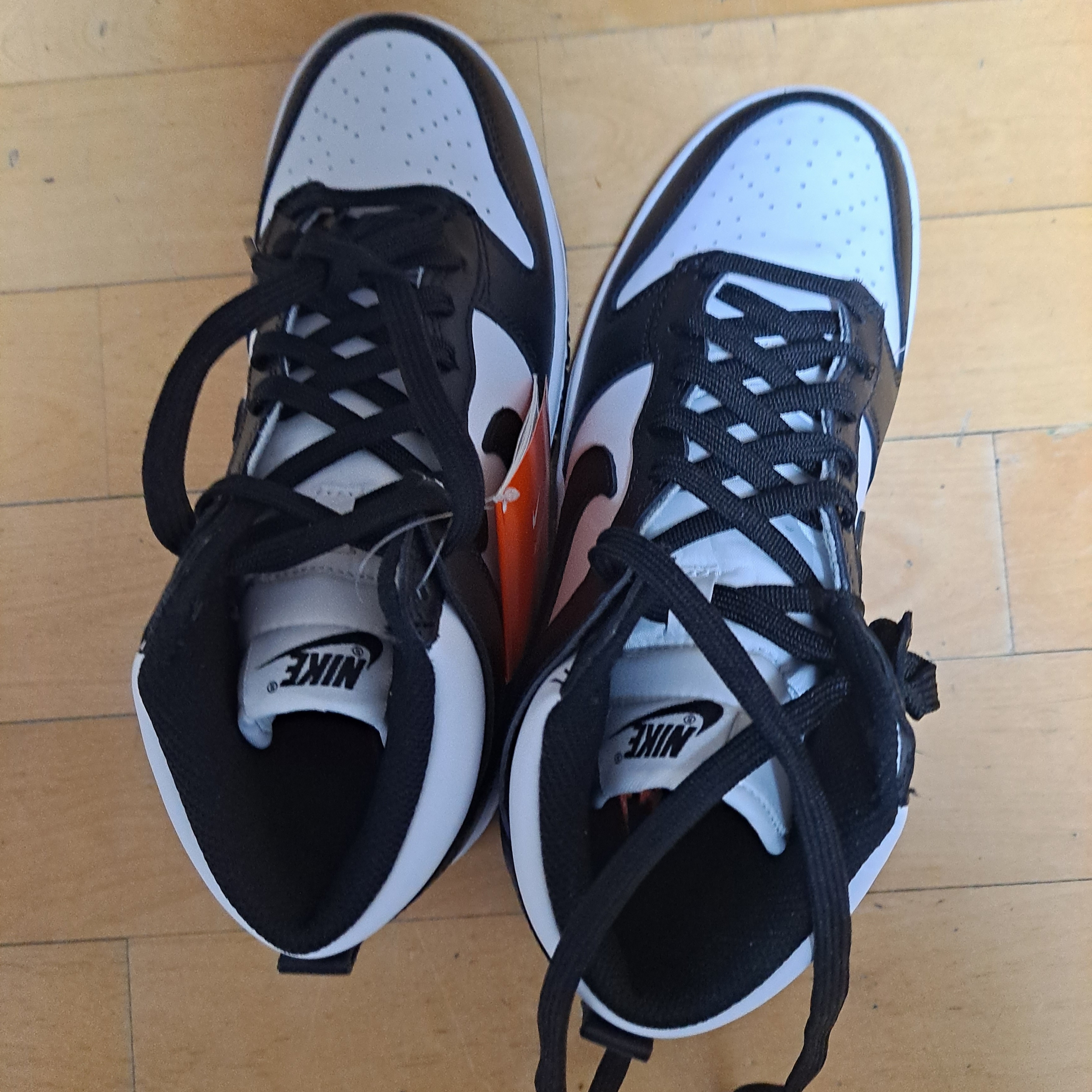 Nike Dunk High Retro Black and White 착용 스타일
