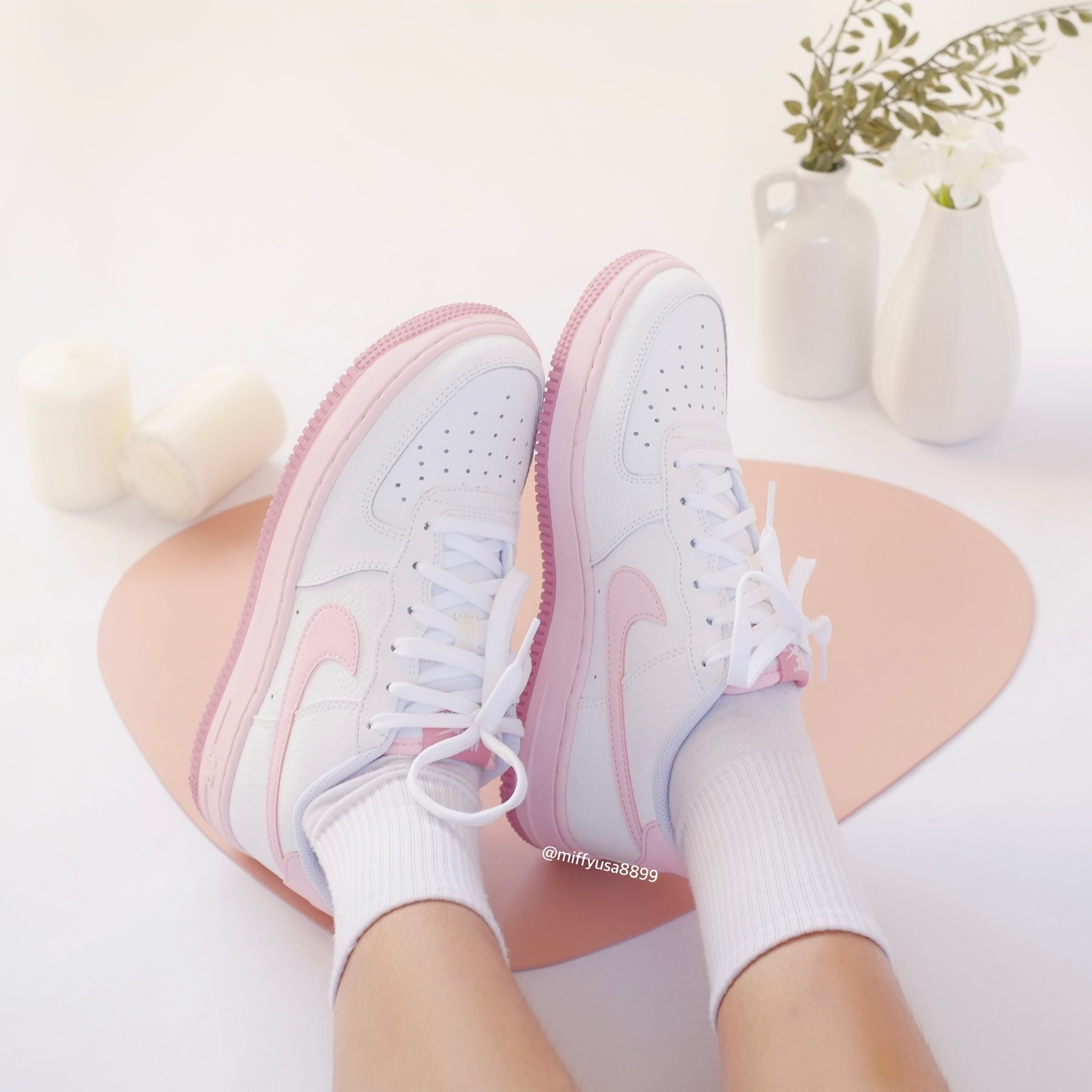(GS) Nike Air Force 1 White Pink 착용 스타일