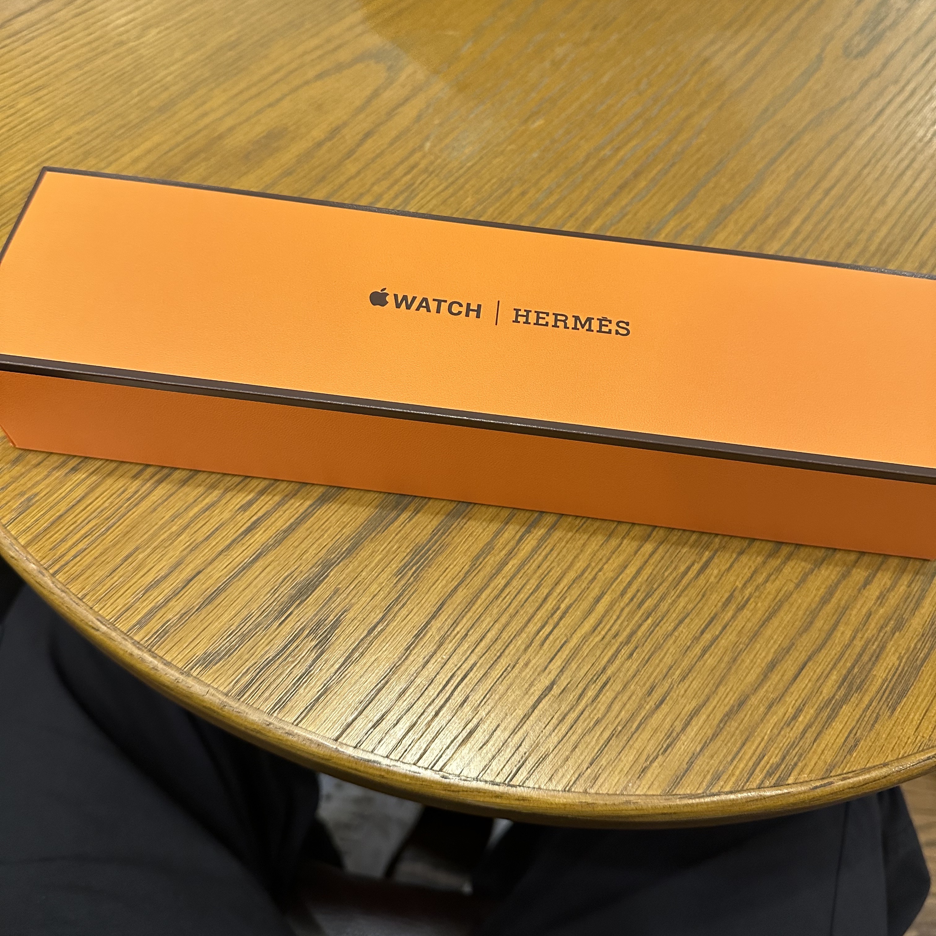 Apple Watch Hermes Series 8 45mm Silver Stainless Steel Case with Single Tour Gold (Korean Ver.) 착용 스타일