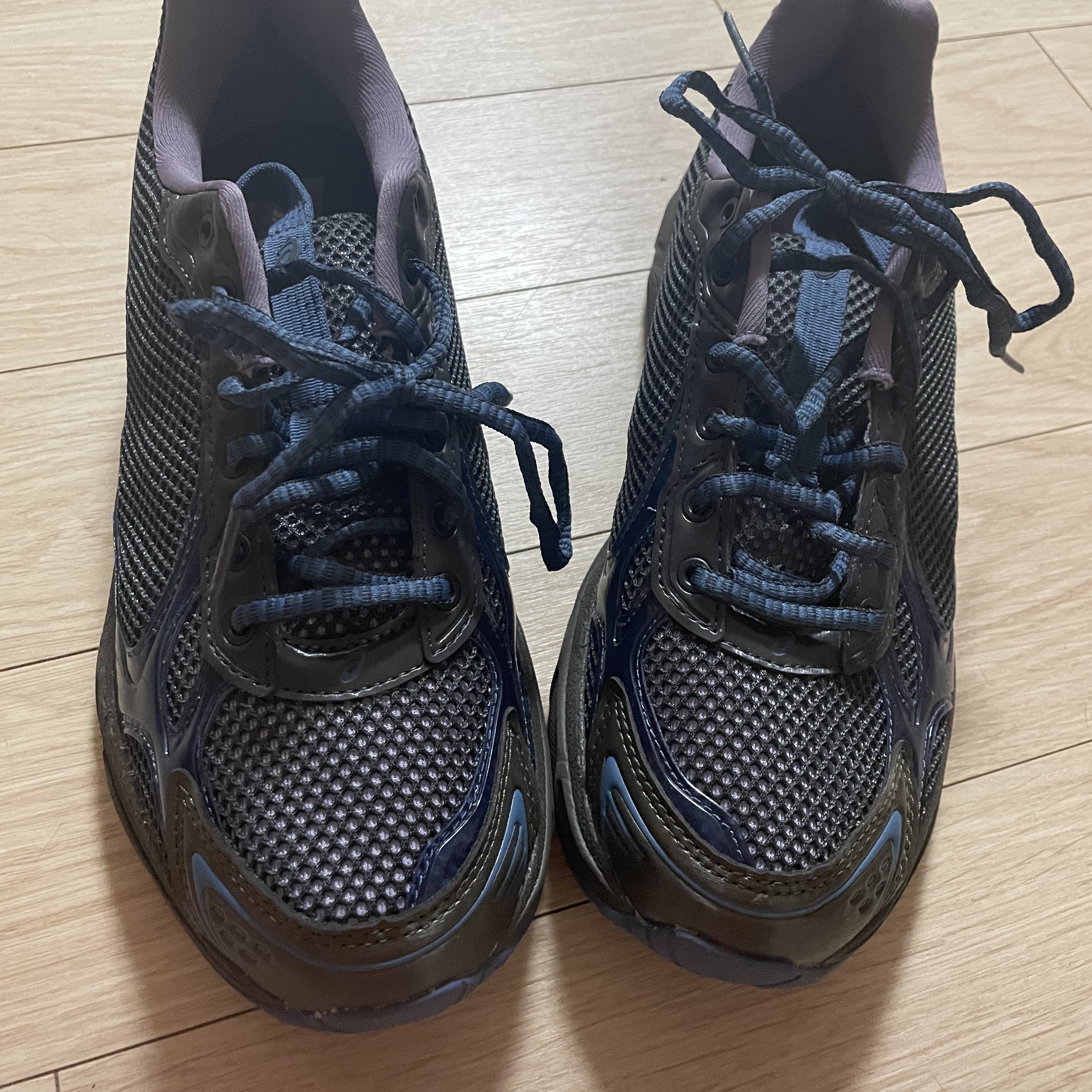 Asics UB4-S Gel-1130 Graphite Grey 착용 스타일