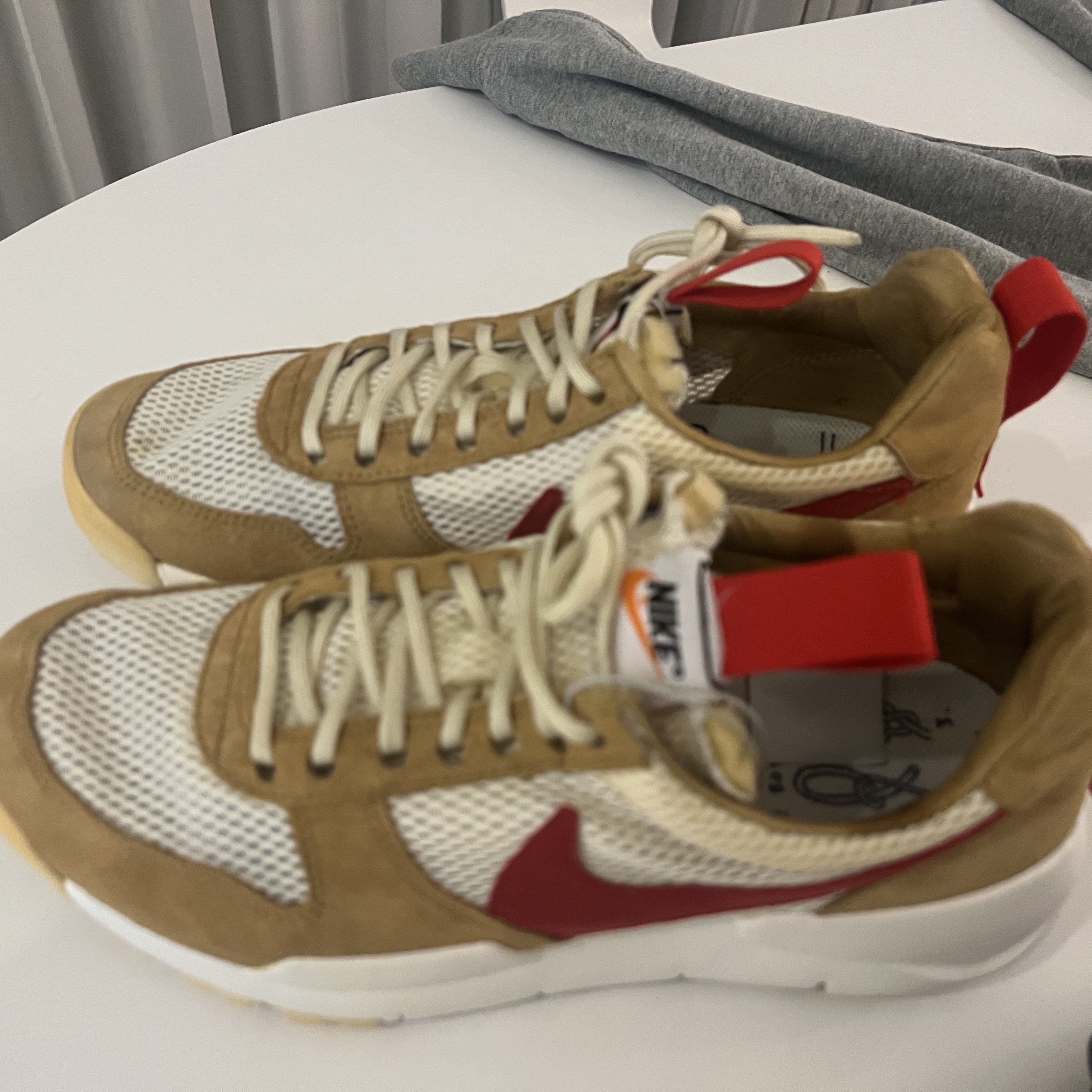 Nike x Tom Sachs Mars Yard Shoe 2.0 Space Camp 착용 스타일 - 1
