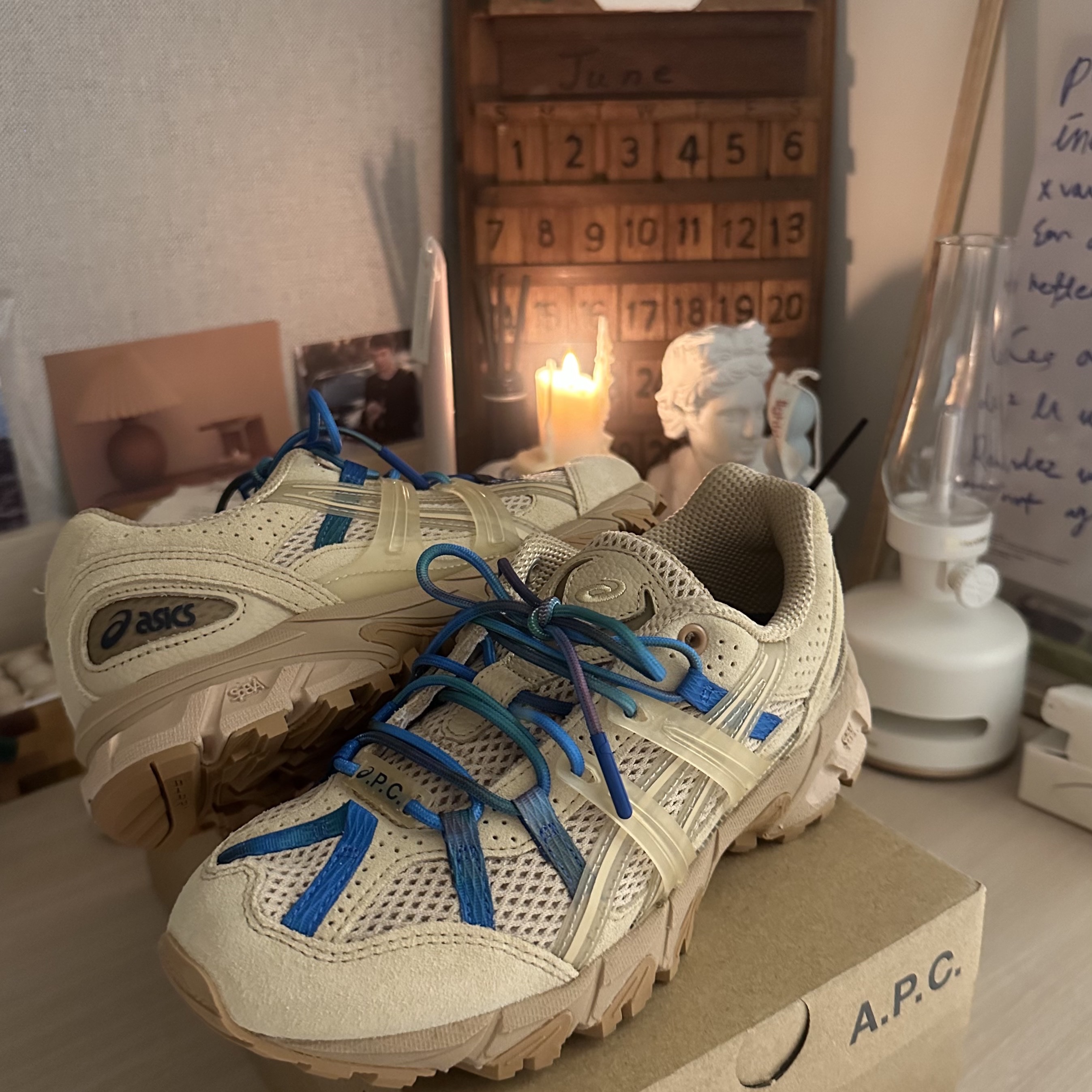 Asics x A.P.C. Gel-Sonoma 15-50 Beige 착용 스타일 - 1