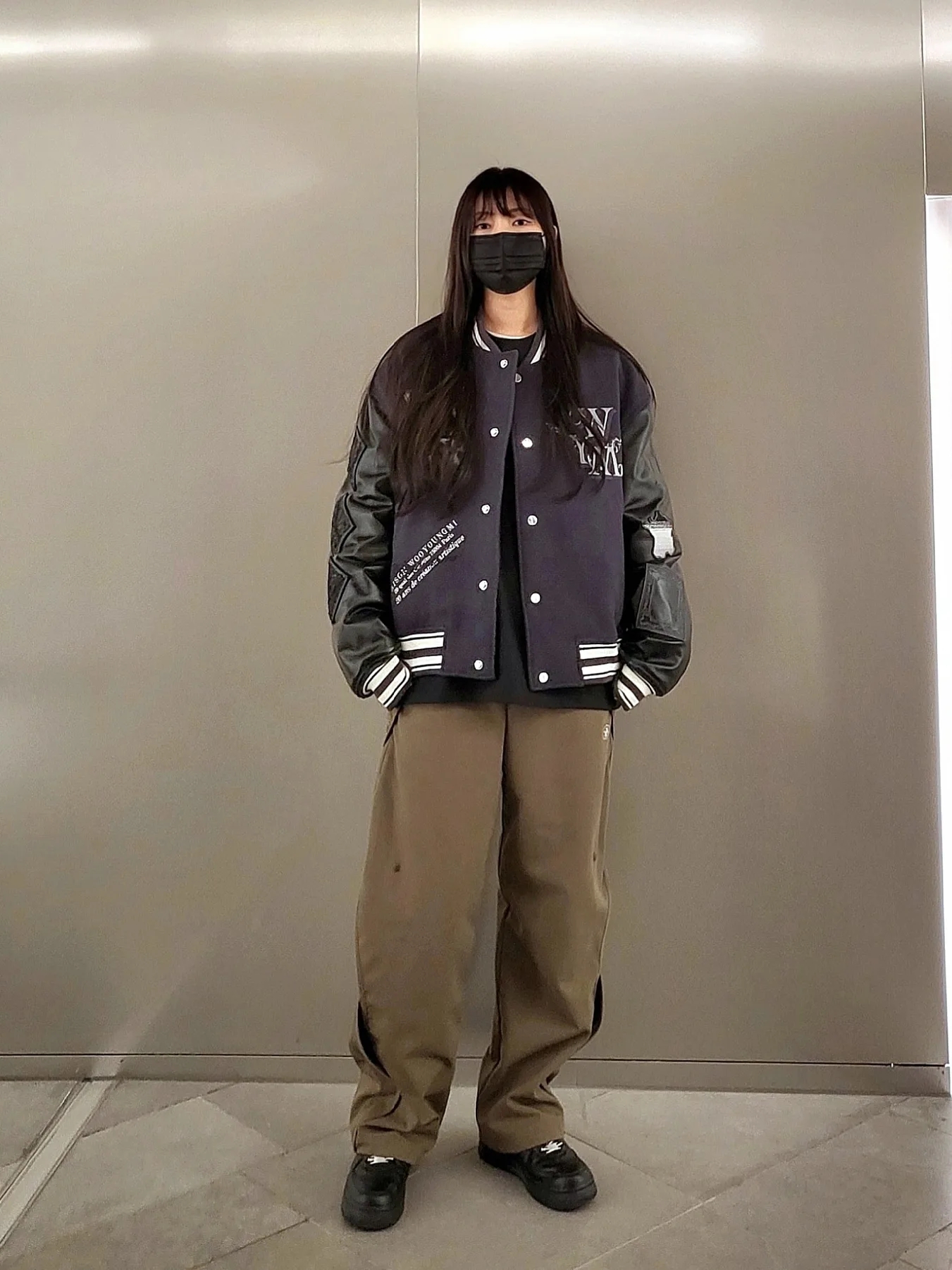 Wooyoungmi Varsity Jacket Gray - 23SS, Sansan Gear Wave Pants Mud Khaki - 22FW 착용 스타일 - 2