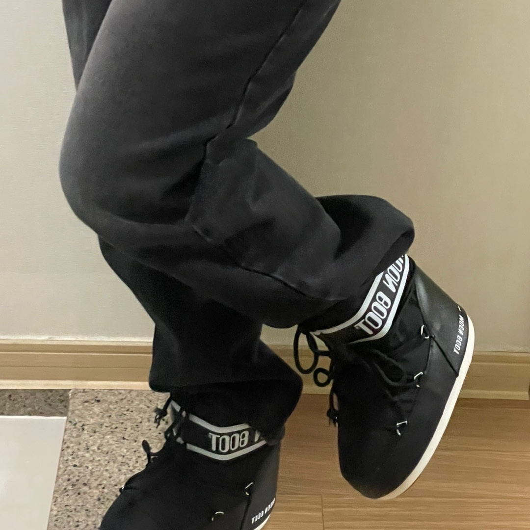 (W) Moon Boot Icon Low Nylon Boots Black 착용 스타일 - 1