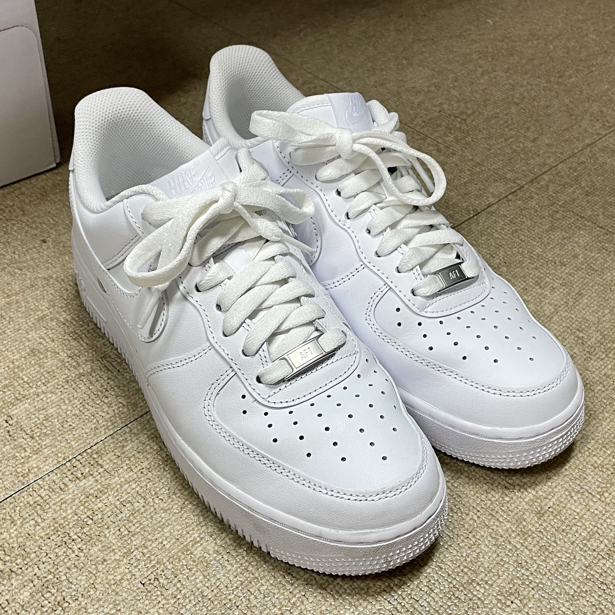 Nike Air Force 1 '07 Low White, (W) Nike Air Force 1 '07 Low White 착용 스타일