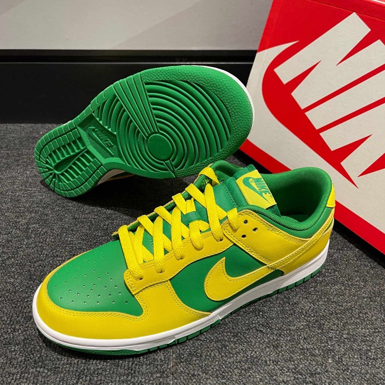 Nike Dunk Low Apple Green and Yellow Strike 착용 스타일 - 1