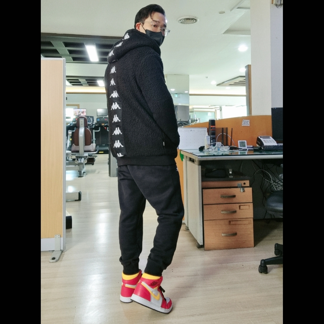 Jordan 1 Retro High OG Light Fusion Red 착용 스타일