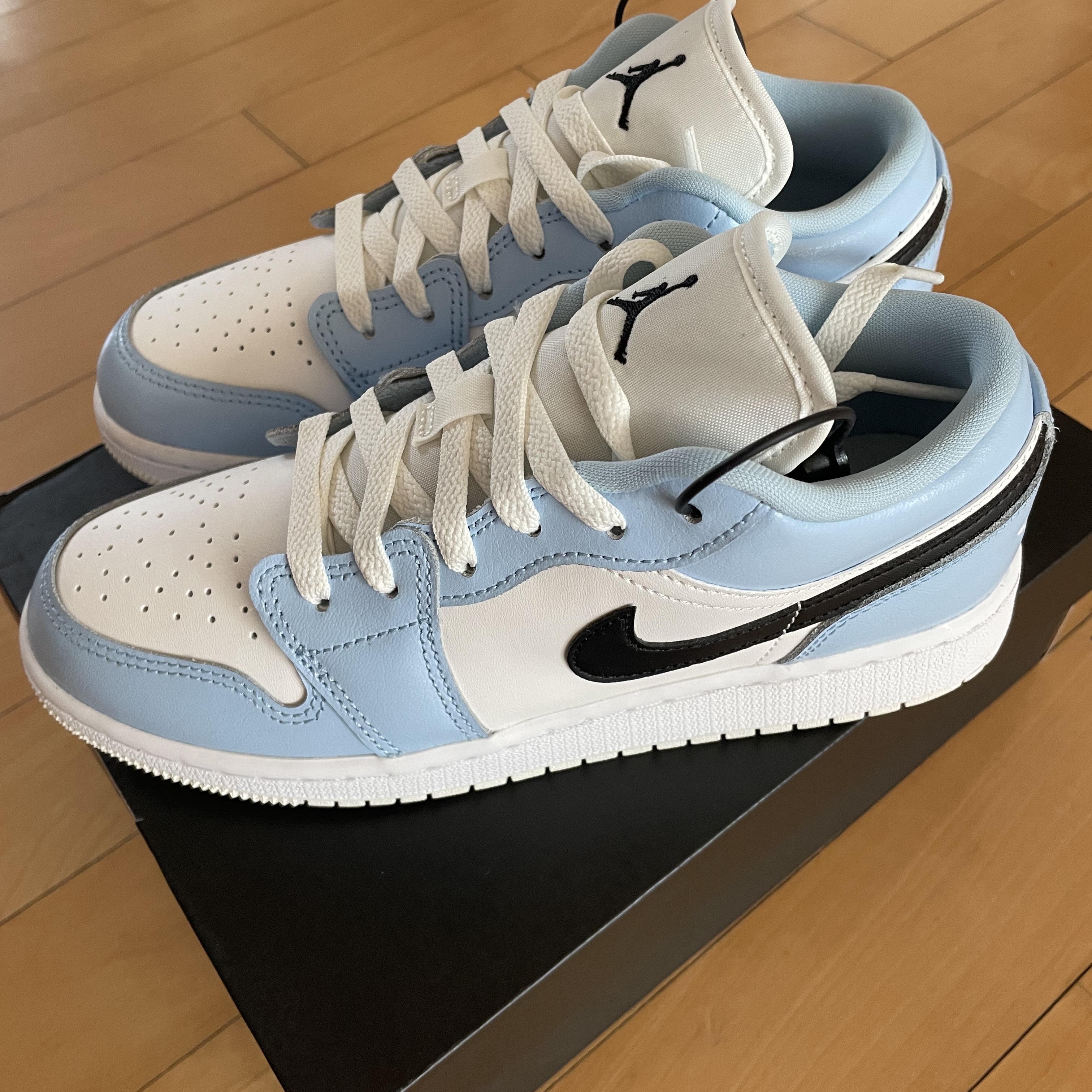 (GS) Jordan 1 Low Ice Blue 착용 스타일 - 2