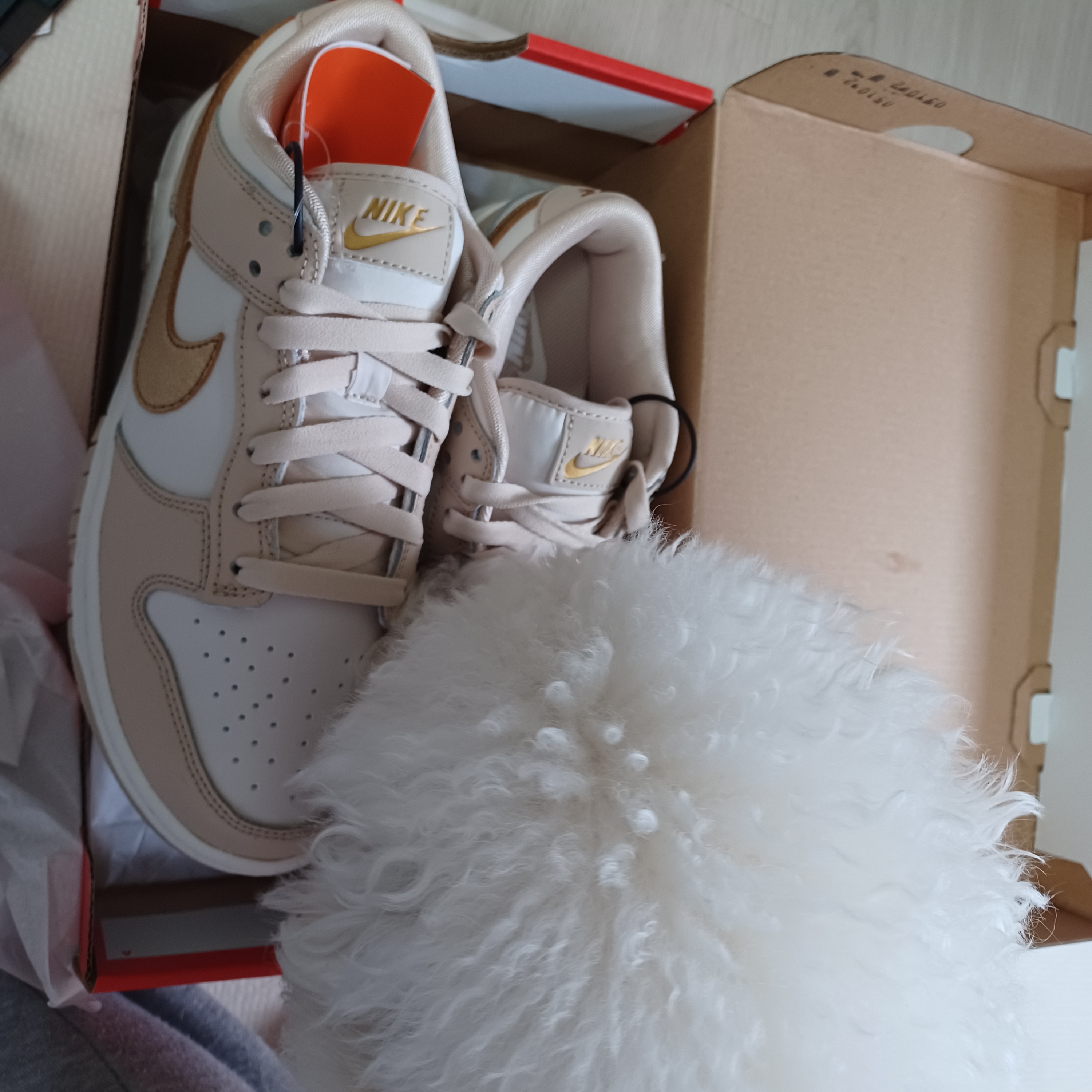 (W) Nike Dunk Low Sanddrift Metallic Gold 착용 스타일
