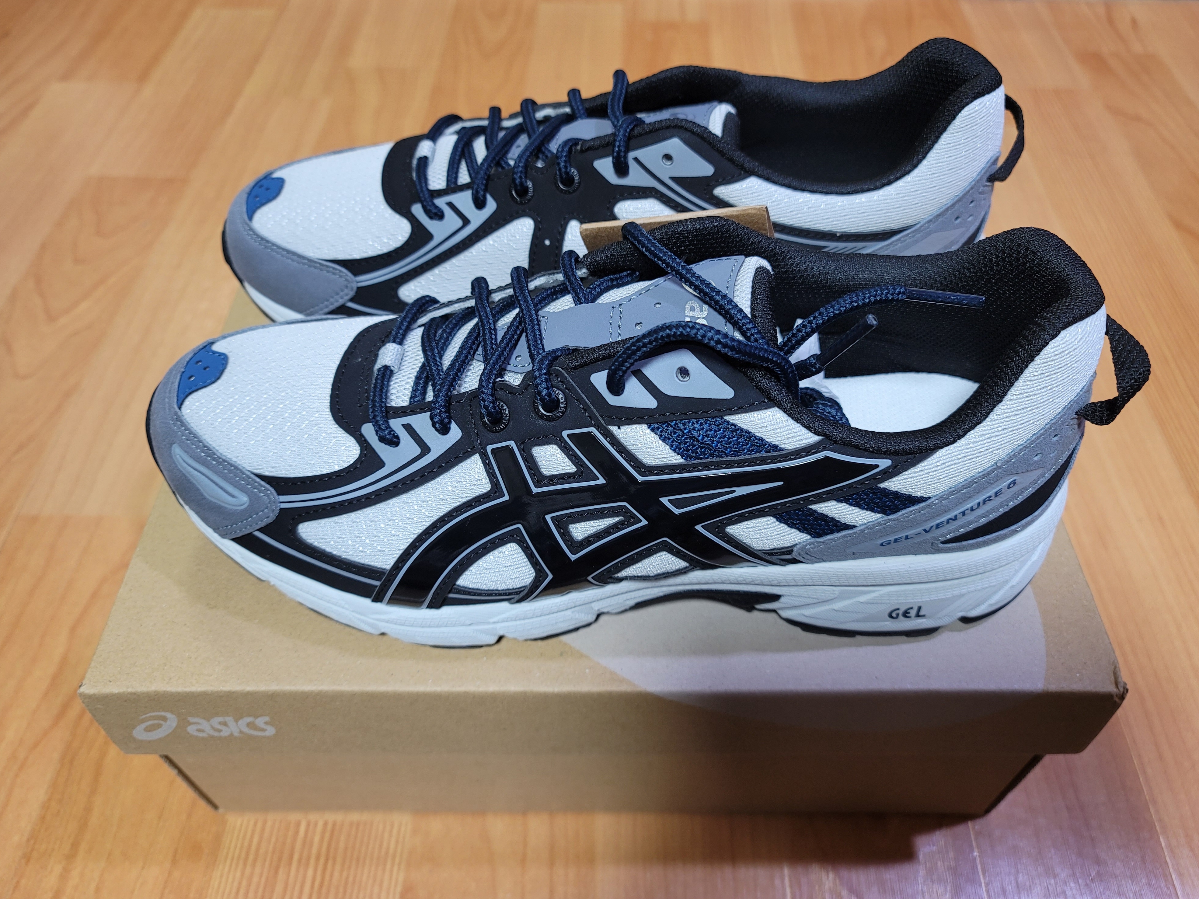 Asics Gel-Venture 6 SPS Glacier Grey 착용 스타일 - 2