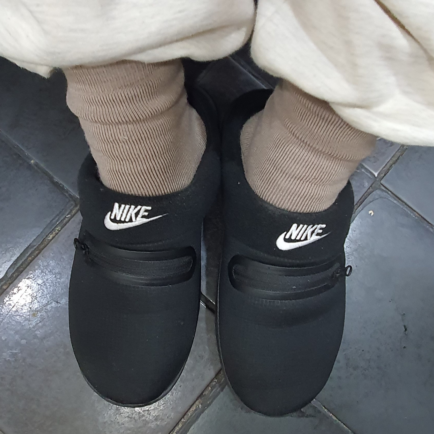 Nike Burrow Black Phantom 착용 스타일